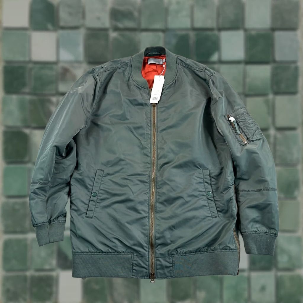 Vince Vince LongLine Aviator Bomber Jacket Men Large Green Full Zip Lined NWT Satin Polyamide Casual Fall Winter Spring Bomber Women’s? Size US L / EU 52-54 / 3 - 1 Thumbnail