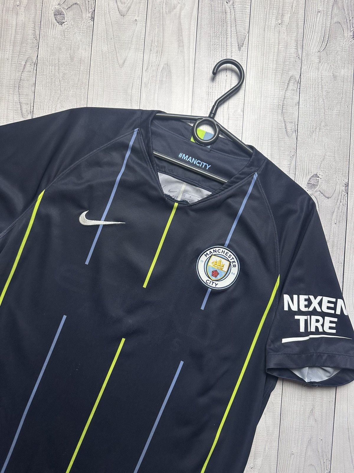Nike × Vintage Vintage Nike Manchester City soccer jersey navy size L Size US L / EU 52-54 / 3 - 2 Thumbnail