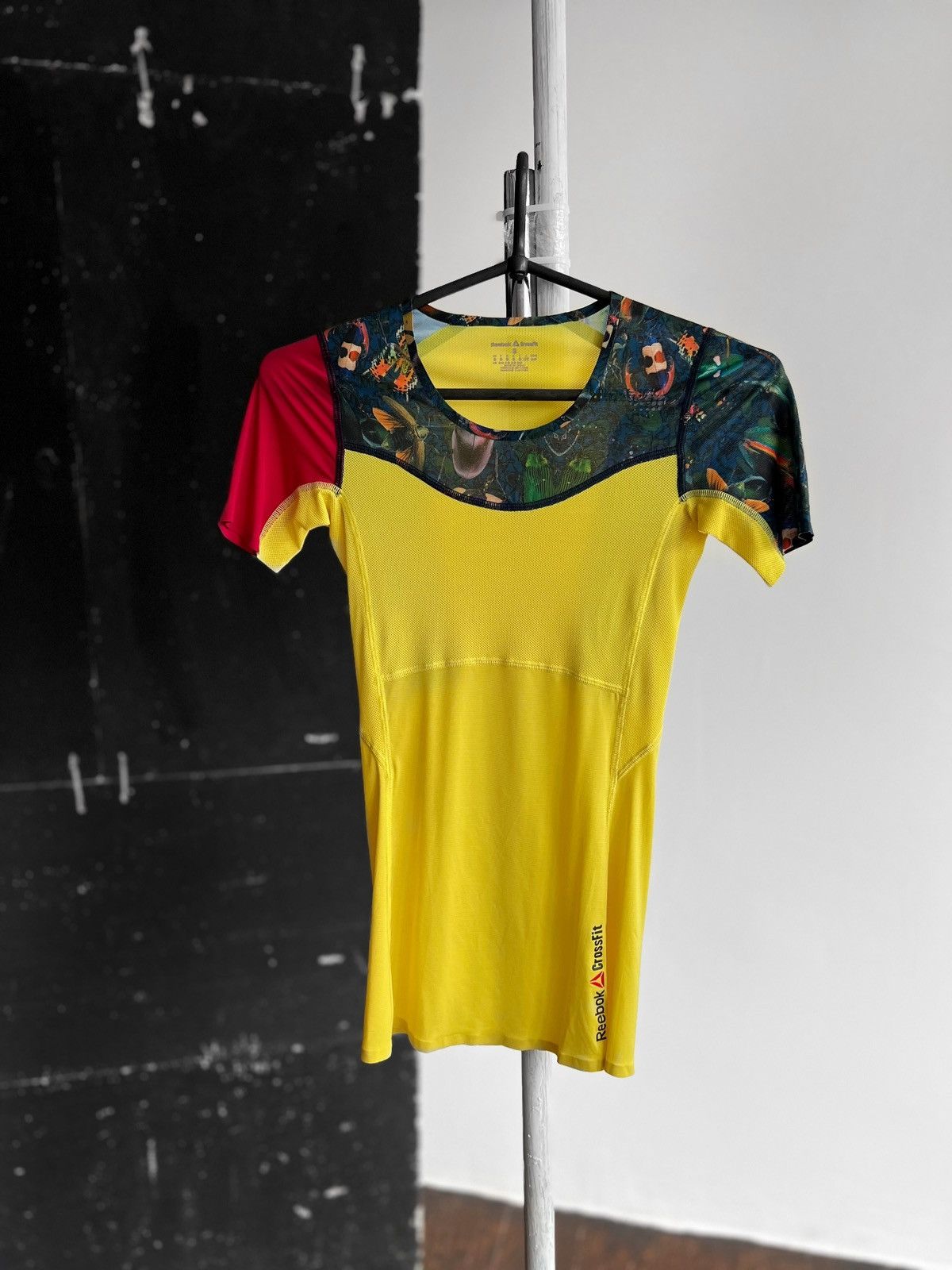 Designer × Reebok Reebok Crossfit Shadow II Womens Compression Baselayer Shirt Size S / US 4 / IT 40 - 1 Thumbnail