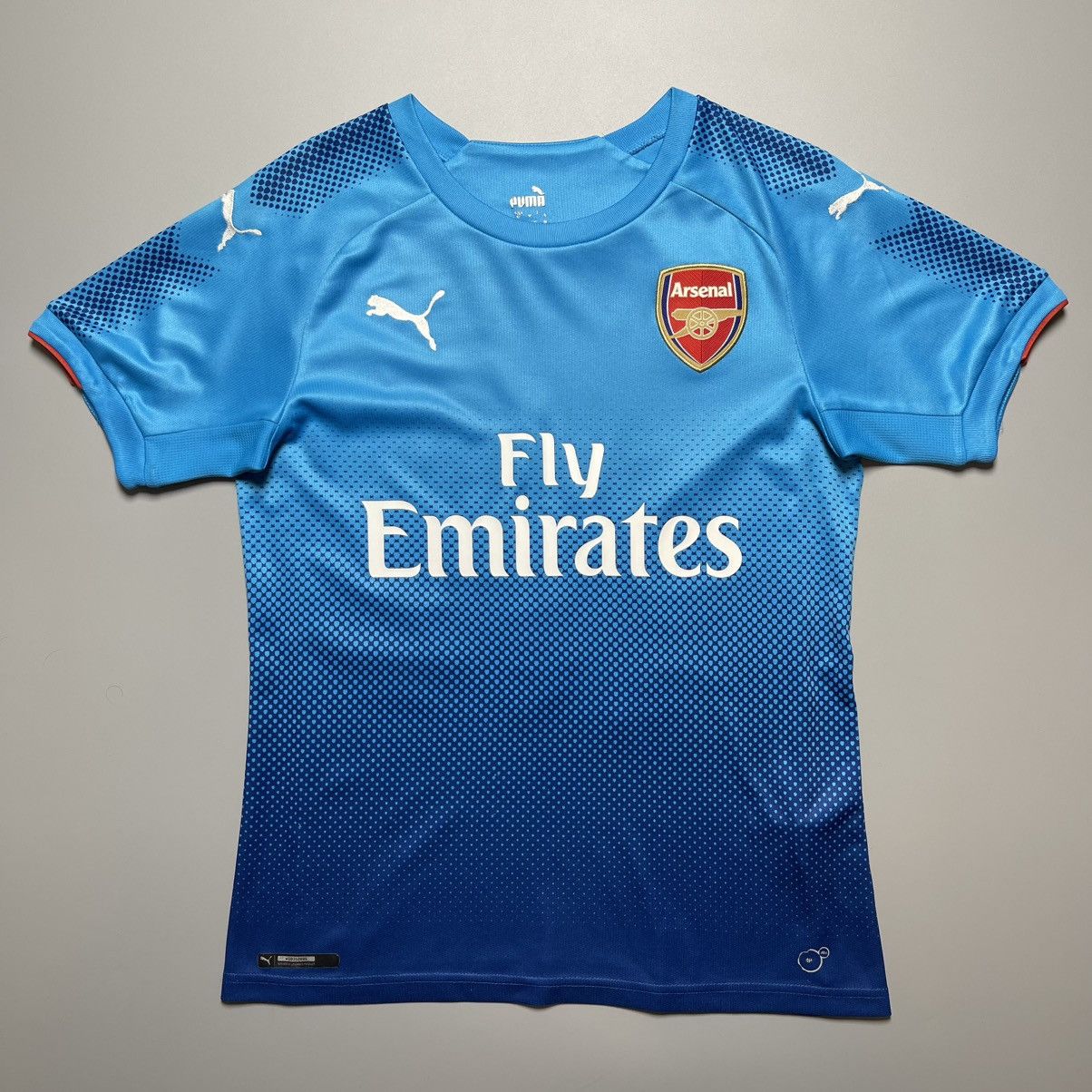 Puma × Vintage WOMENS ARSENAL PUMA 2017/2018 FOOTBALL AWAY JERSEY #11 OZIL Size S / US 4 / IT 40 - 2 Thumbnail