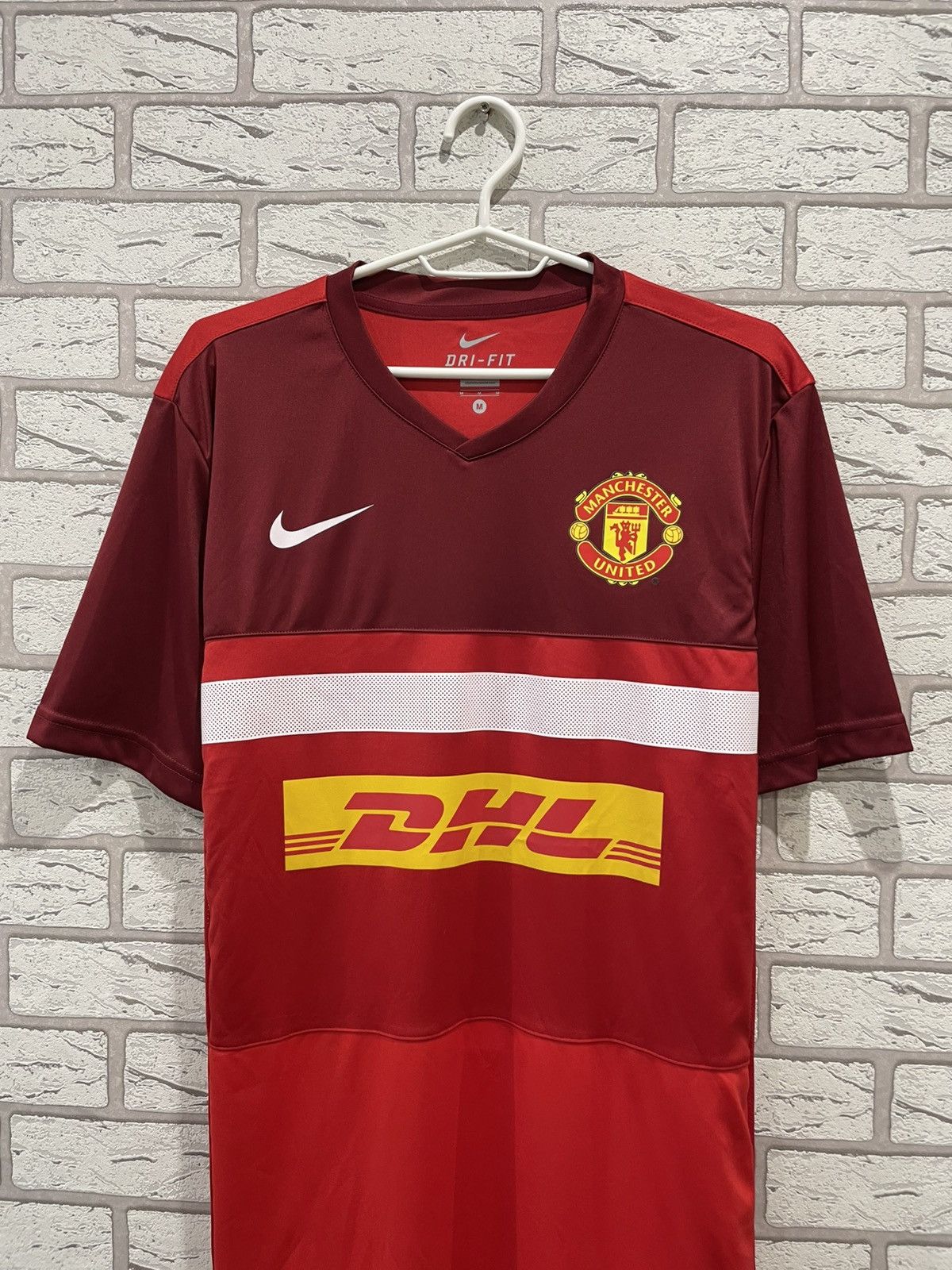Vintage Manchester United 2011 2012 Training Soccer Jersey Shirt Size US M / EU 48-50 / 2 - 3 Thumbnail