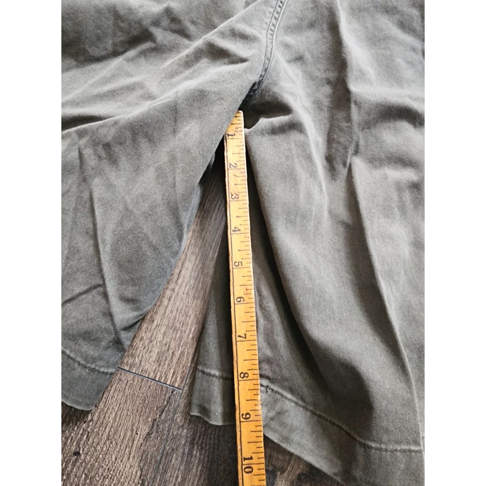 Old Navy VINTAGE Old Navy Cargo Shorts Men 42 Canvas Green 34-Inch Waist, Button Closure, Military/Outdoor Theme, Classic Fit Size US 42 / EU 58 - 2 Thumbnail