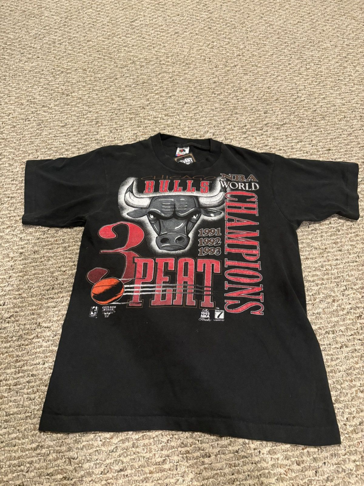 Fruit Of The Loom Vintage 90s chicago bulls 3peat t-shirt Size US M / EU 48-50 / 2 - 1 Thumbnail