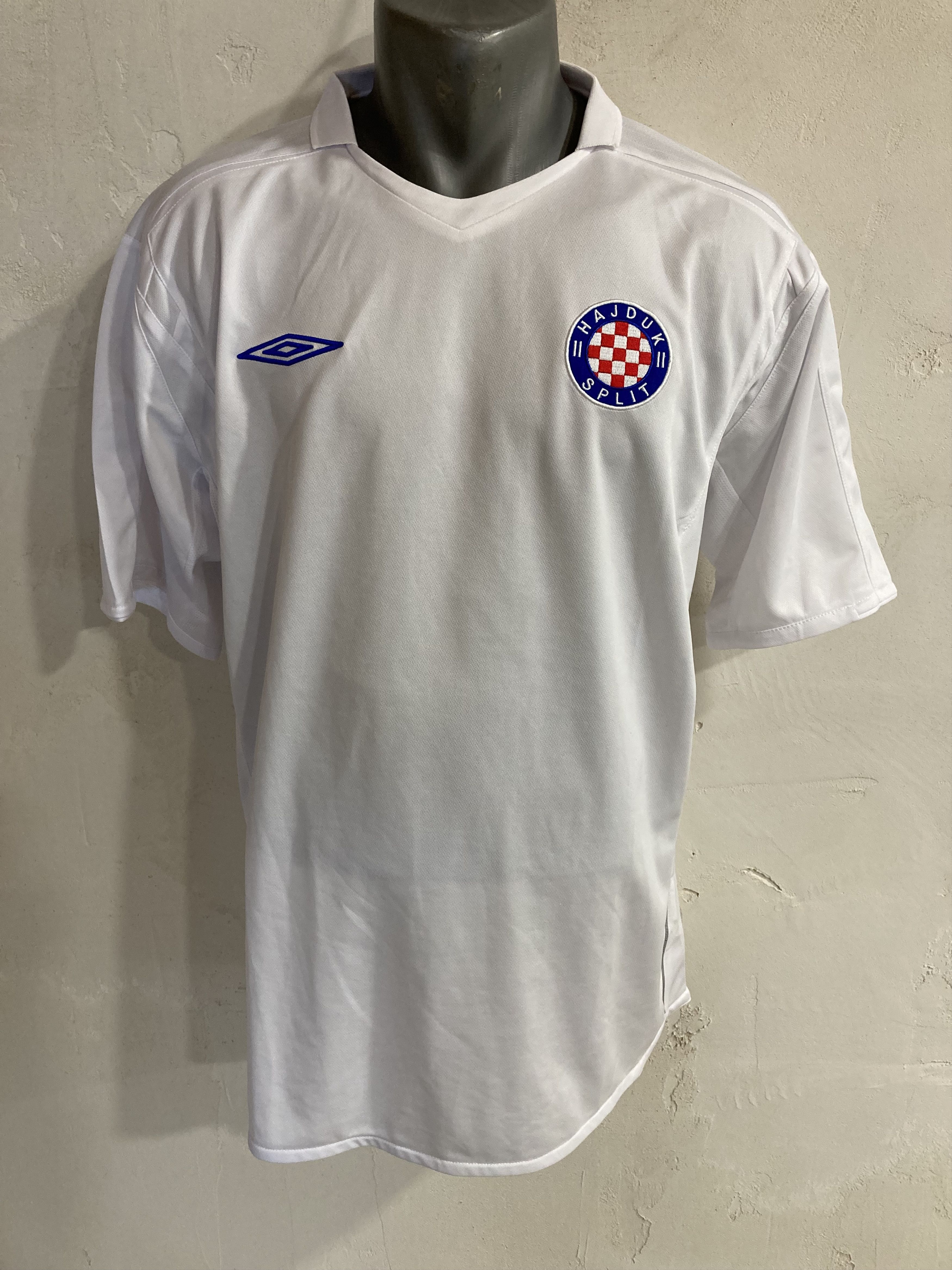 Umbro Umbro 2006 -10 Hajduk Split Home Soccer Jersey Shirt Size US XL / EU 56 / 4 - 1 Thumbnail