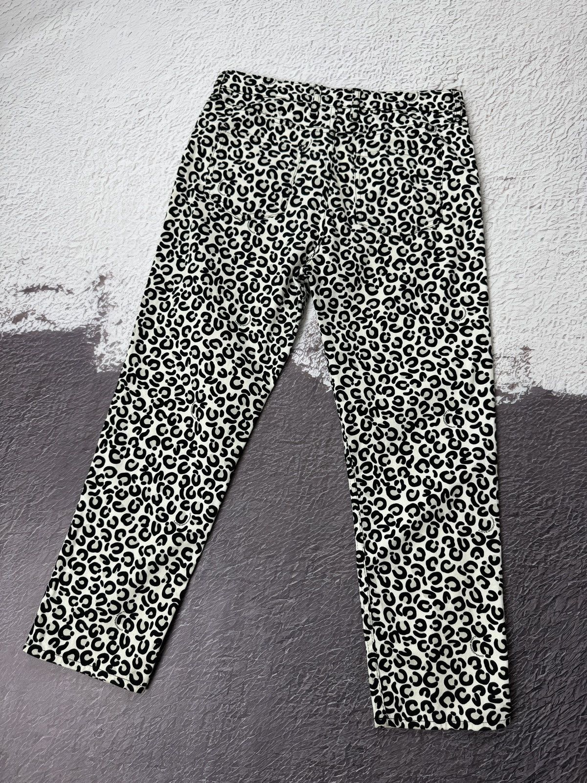 Love Moschino Love Moschino Leopard allover pattern jeans pants trousers Size 27" / US 4 / IT 40 - 14 Thumbnail