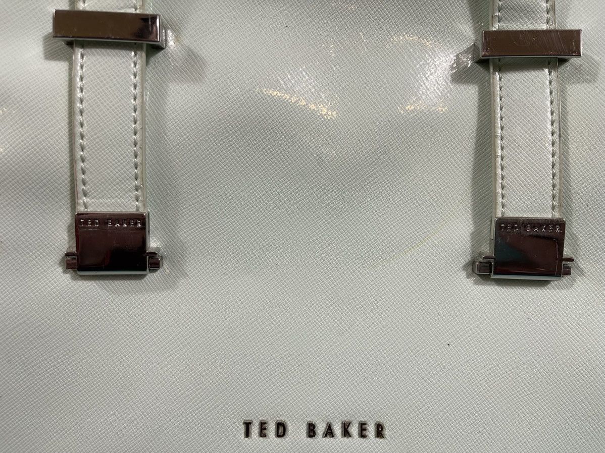 Ted Baker Ted Baker mint green patent bowler in fair condition Size ONE SIZE - 6 Thumbnail