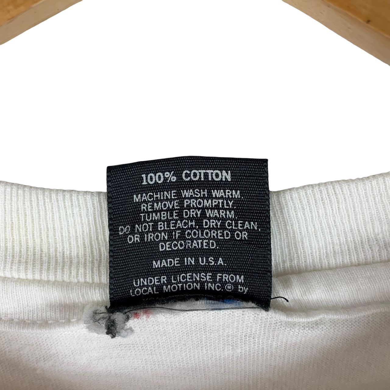 Vintage Vintage 90s LOCAL MOTION big logo back hit Surfing tee Size US L / EU 52-54 / 3 - 12 Thumbnail