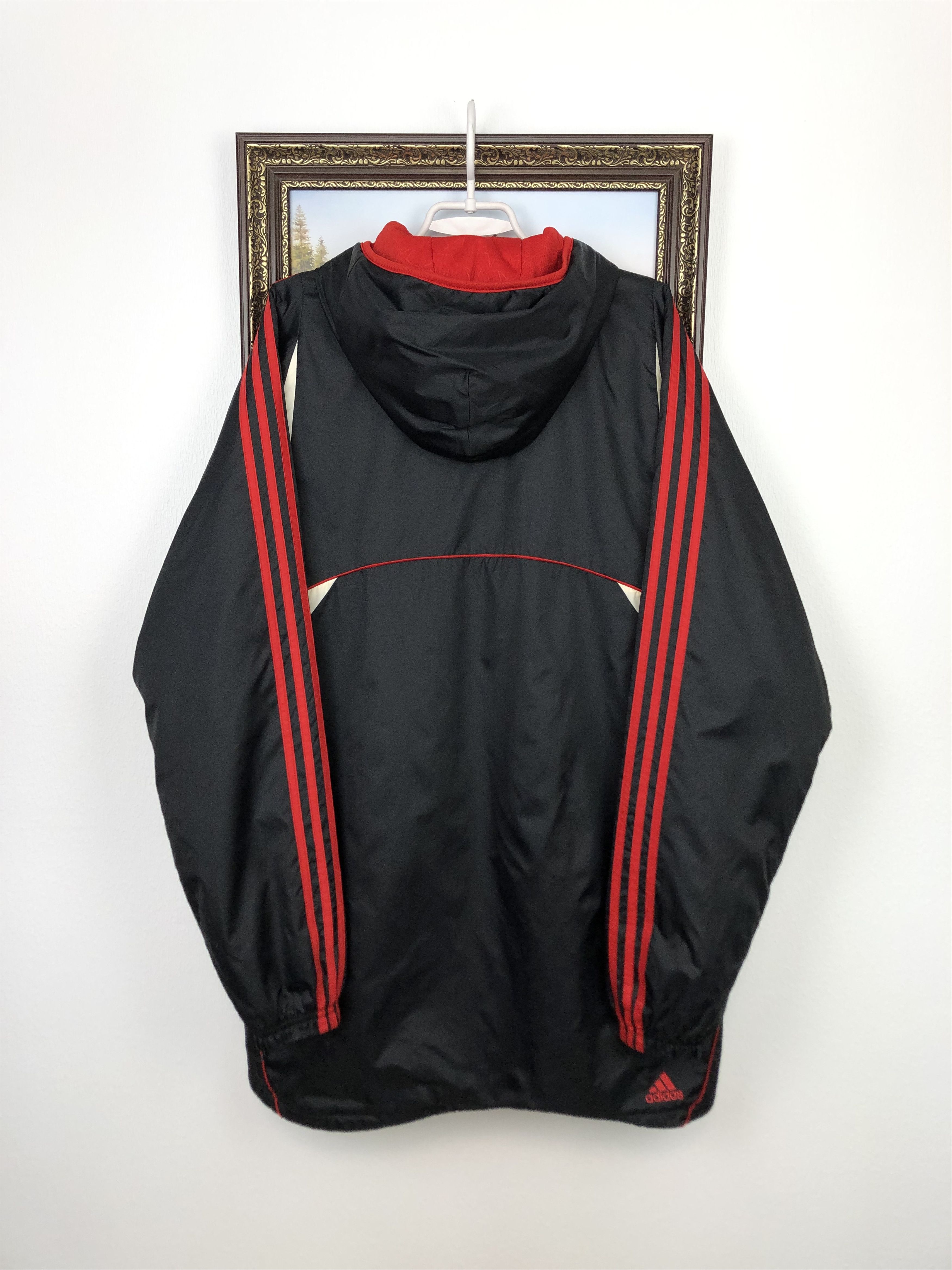 Adidas Vintage Adidas Liverpool Football Jacket Soccer Warm Bomber Size US L / EU 52-54 / 3 - 8 Thumbnail