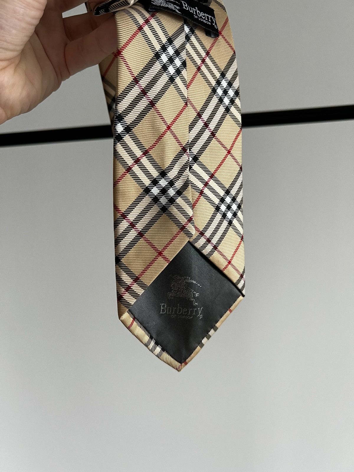 Burberry Vintage Burberry London Men Tie Silk Classic Beige Authentic Size ONE SIZE - 7 Thumbnail