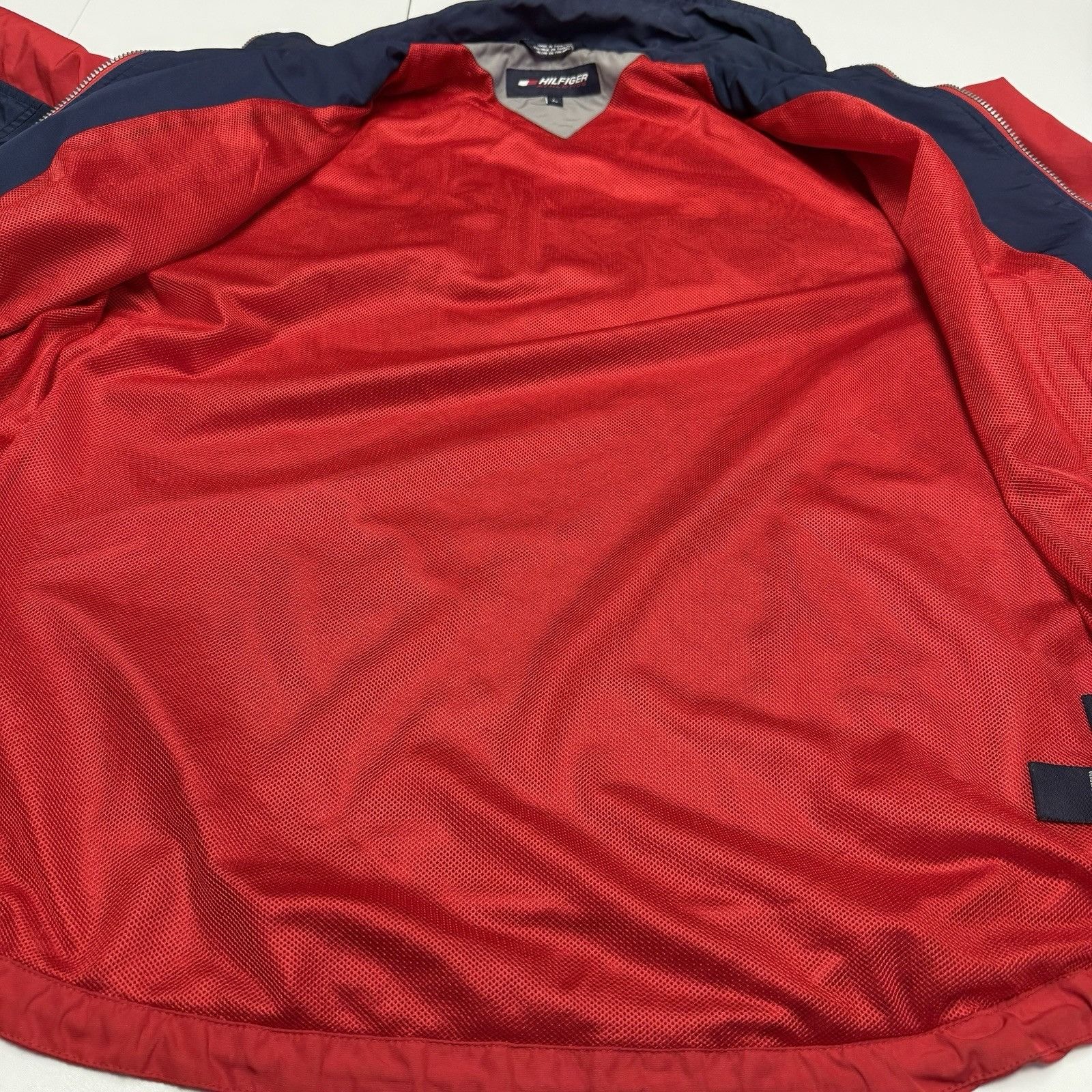 Tommy Hilfiger Vintage Hilfiger Athletic Windbreaker Jacket Mens L Red Size US L / EU 52-54 / 3 - 19 Thumbnail