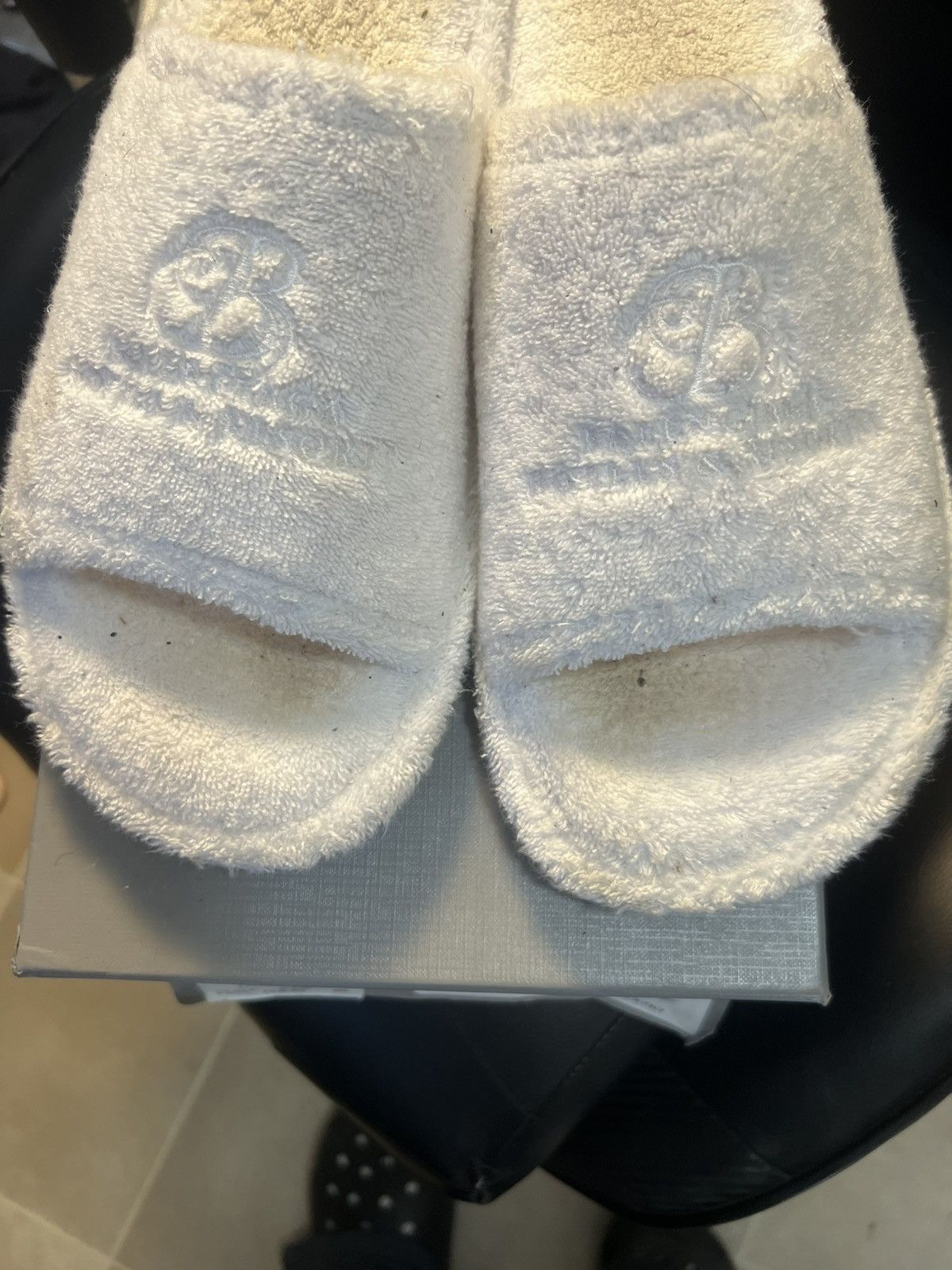 Balenciaga Balenciaga White Hotel Slippers Size US 9 / EU 42 - 2 Thumbnail