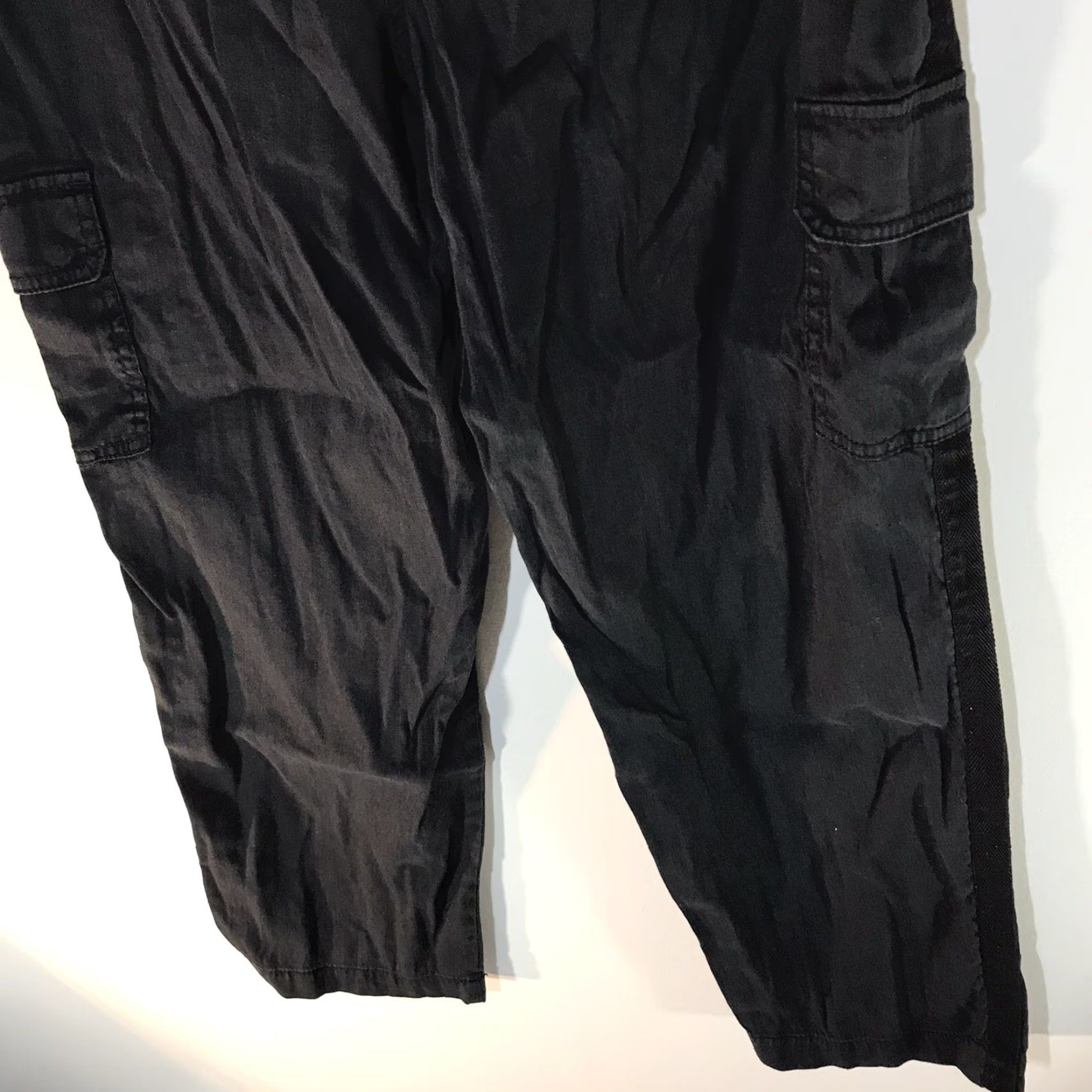 Vintage VINTAGE Chico's Cropped Cargo Pants Women's Size M Black Linen Blend Casual Spring Summer Fall Size 32" / US 10 / IT 46 - 6 Thumbnail