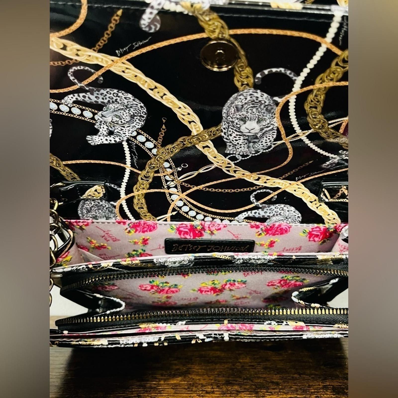 Betsey Johnson Betsey Johnson Xodani Now Patent Leather Wallet Bag Size ONE SIZE - 4 Thumbnail