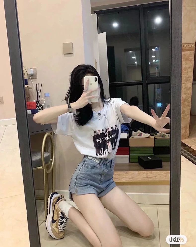Balenciaga Balenciaga White band portrait letter logo short sleeve Size US S / EU 44-46 / 1 - 5 Thumbnail
