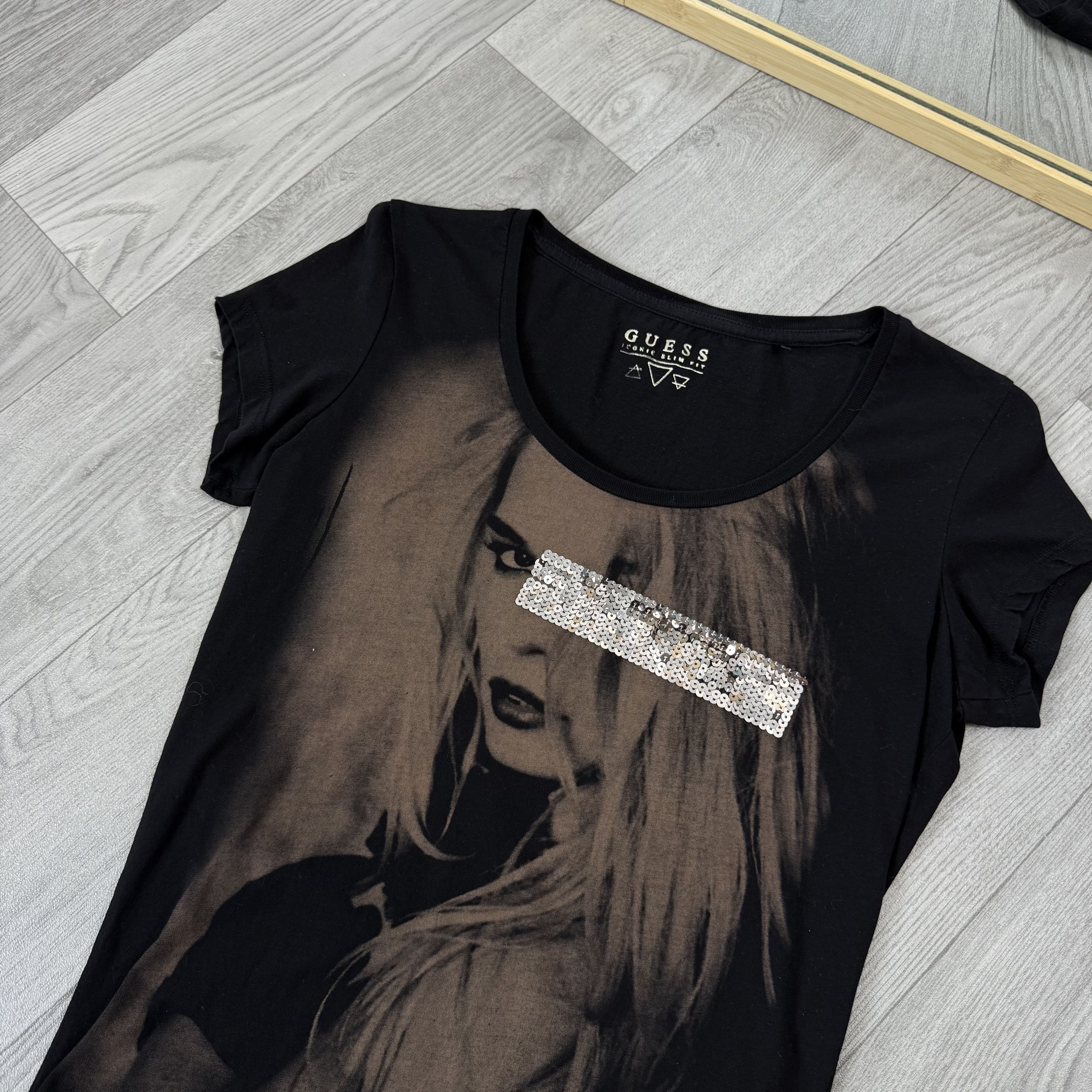Guess Vintage Guess 10s Sexy Girl Graphic Black Tee Shirt Size M / US 6-8 / IT 42-44 - 4 Thumbnail