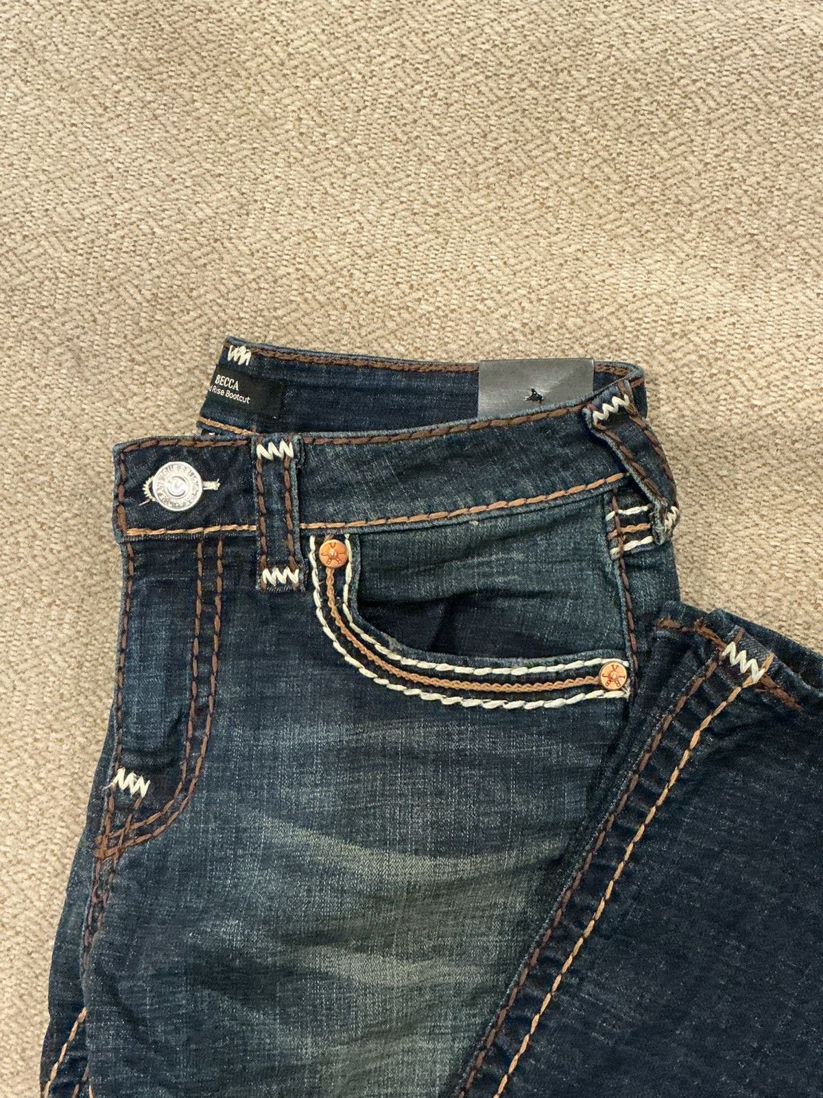 True Religion Becca Mid Rise Super T Bootcut Jean Size 28" / US 6 / IT 42 - 4 Thumbnail