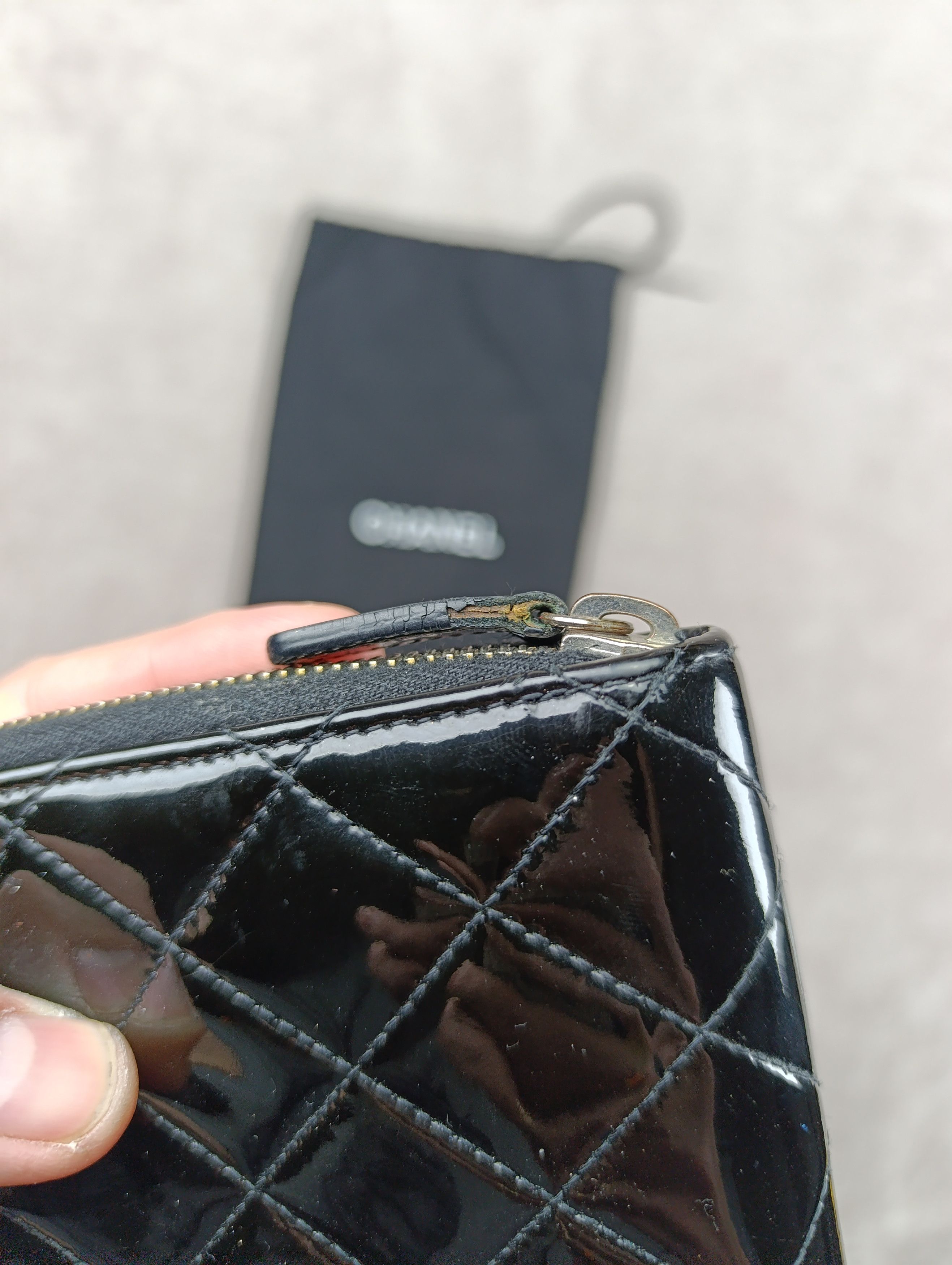 Chanel CHANEL BLACK QUILTED PATENT LEATHER CC ZIP ORGANIZER WALLET Size ONE SIZE - 5 Thumbnail
