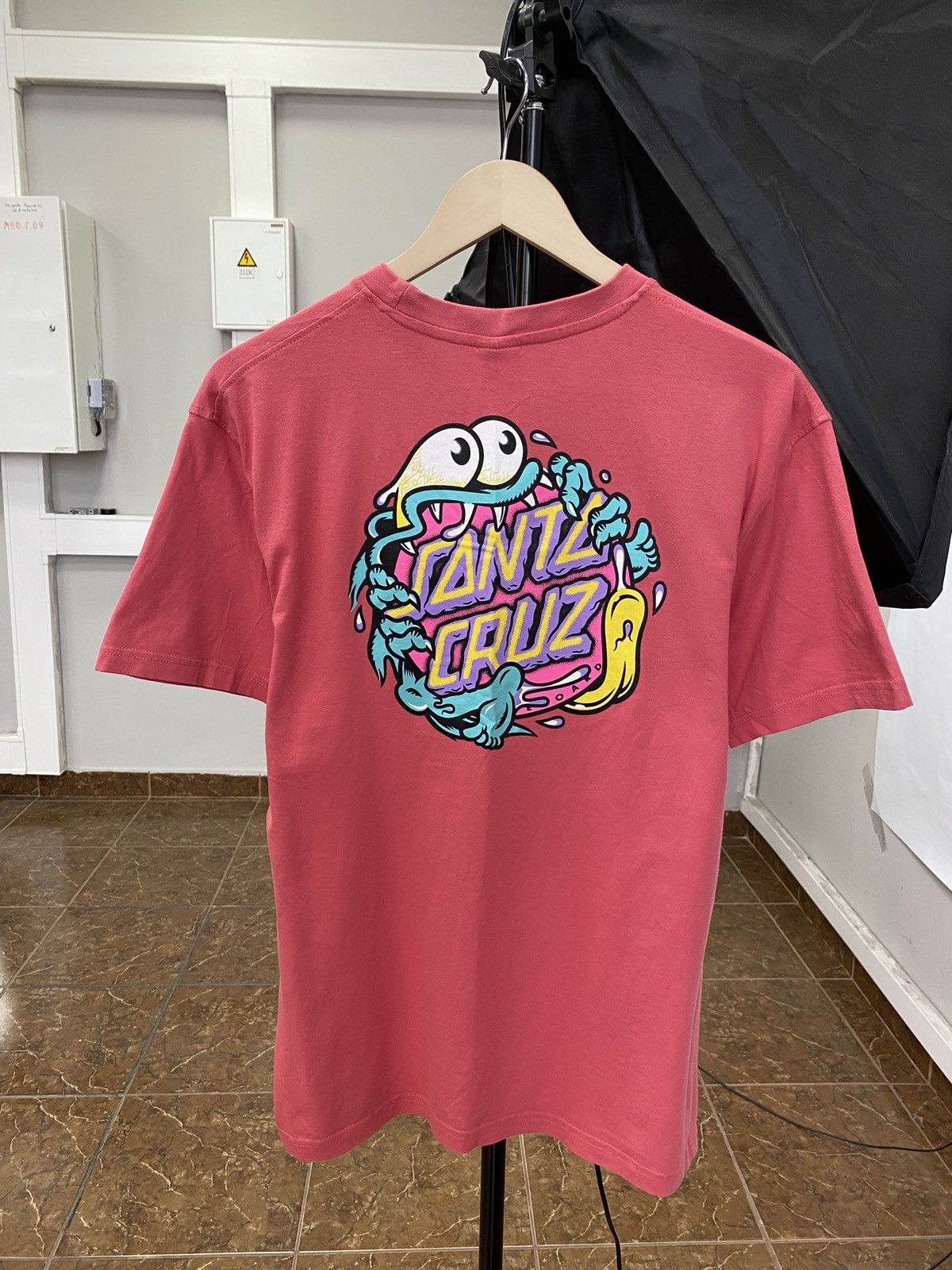 Santa Cruz Skateboards 🇺🇸 Y2K Santa Cruz Skateboarding T-Shirt Hype Rare Retro Y2K Size US M / EU 48-50 / 2 - 1 Thumbnail