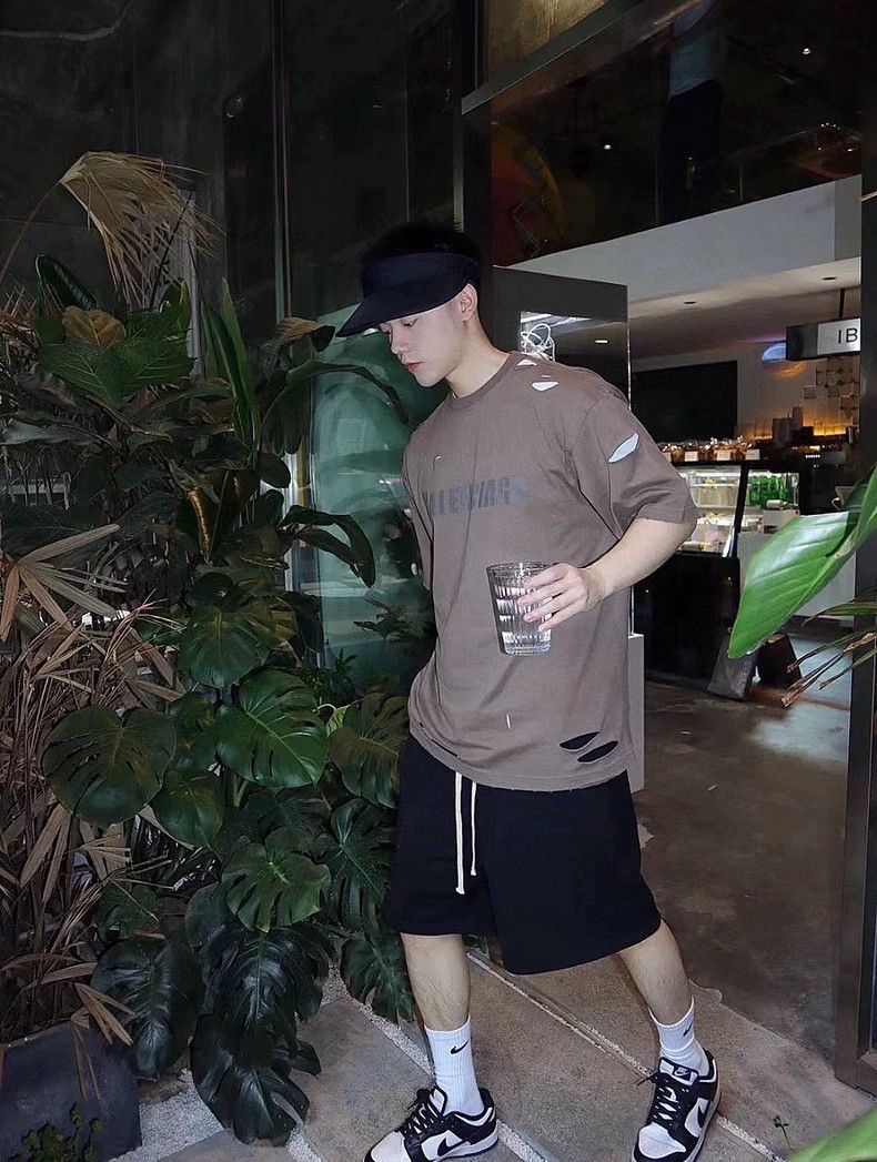 Balenciaga Balenciaga Ripped Logo Print Short Sleeve T-Shirt Size US XS / EU 42 / 0 - 6 Thumbnail