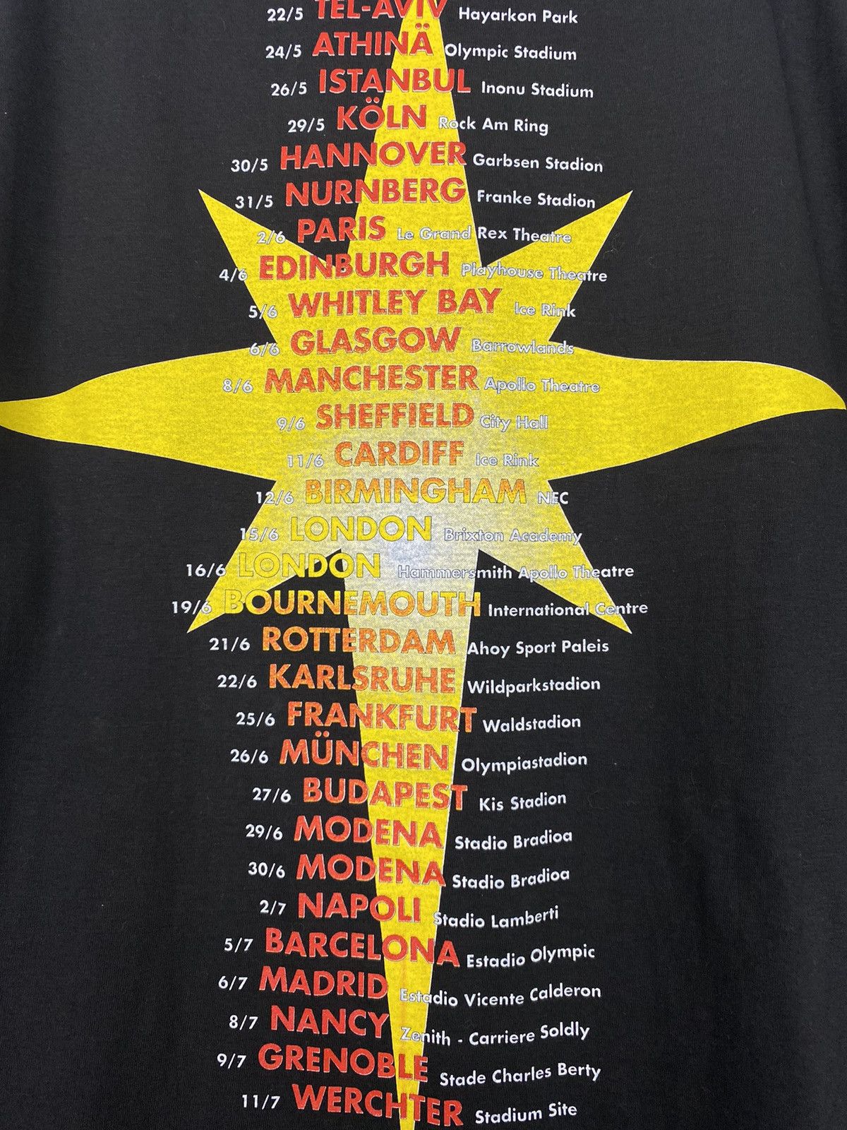 Band Tees × Vintage Vintage Brian May Queen Giant L Tour Tee 90s Band T-Shirt Size US L / EU 52-54 / 3 - 7 Thumbnail