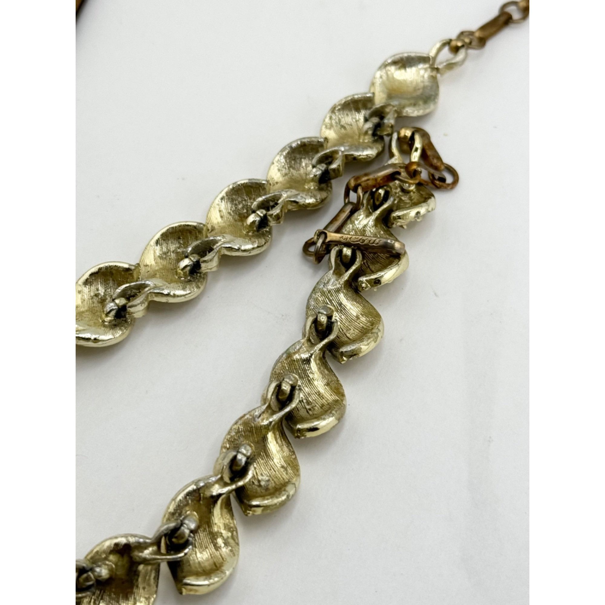 Vintage Vintage Coro gold textured collar necklace Size ONE SIZE - 5 Thumbnail