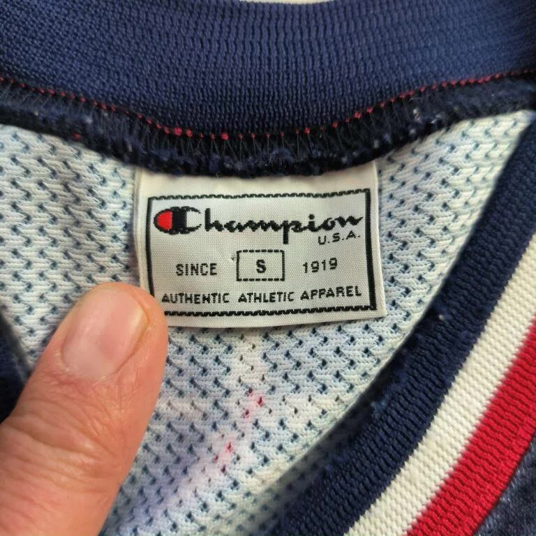 Champion Team USA 2000 Vince Carter Champion EU NBA jersey size M Size US M / EU 48-50 / 2 - 5 Thumbnail