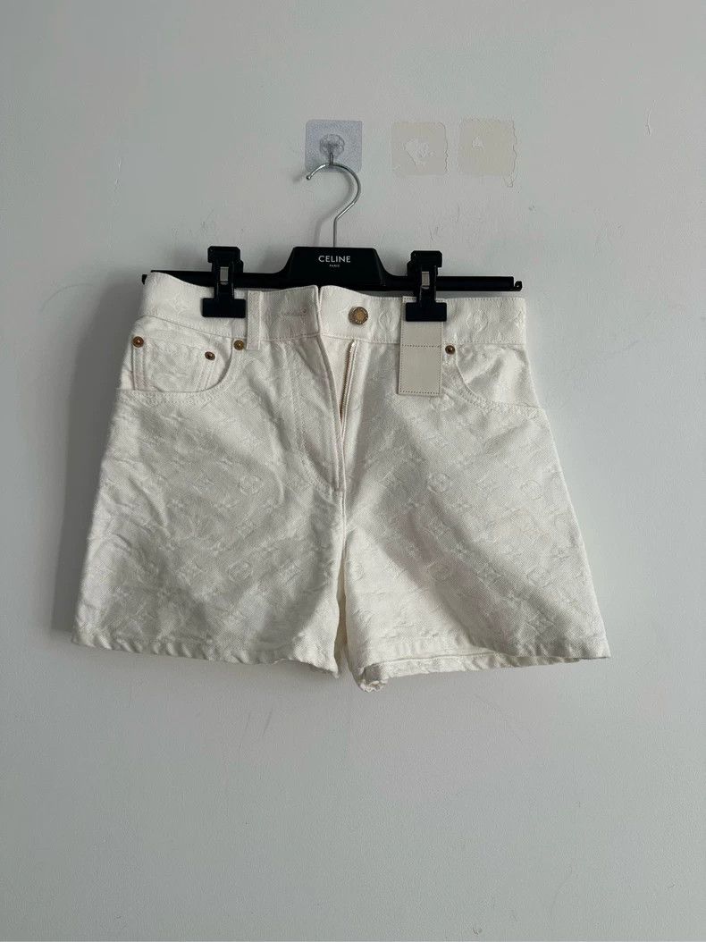 Louis Vuitton LOUIS VUITTON Full print white shorts Size 33" - 1 Thumbnail