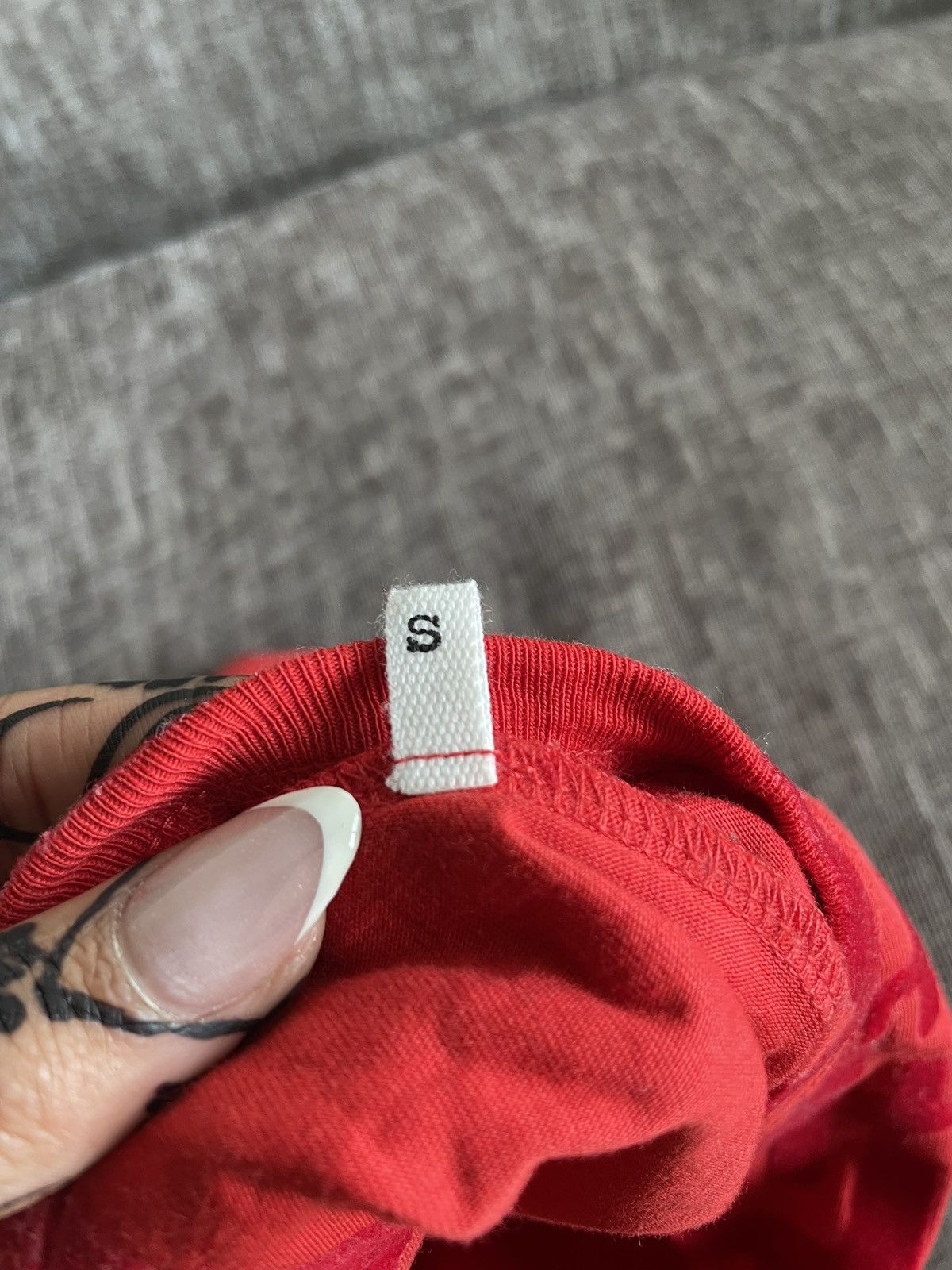Maison Margiela Maison Margiela MM6 V-neck ‘SIDA’ top Size US S / EU 44-46 / 1 - 5 Thumbnail