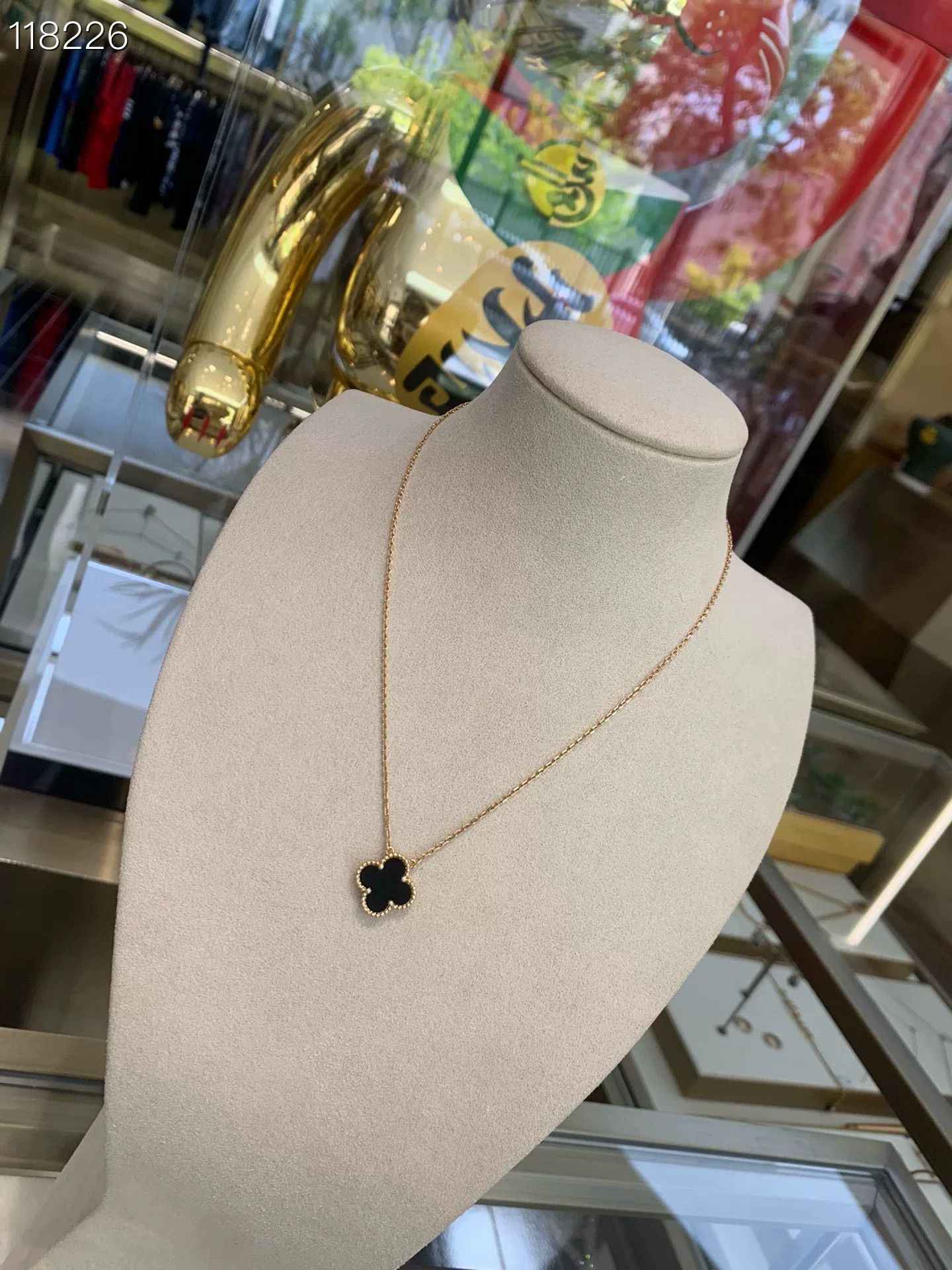 Van Cleef & Arpels VCA 100105C01 Medium Black Flower Necklace Size ONE SIZE - 1 Thumbnail