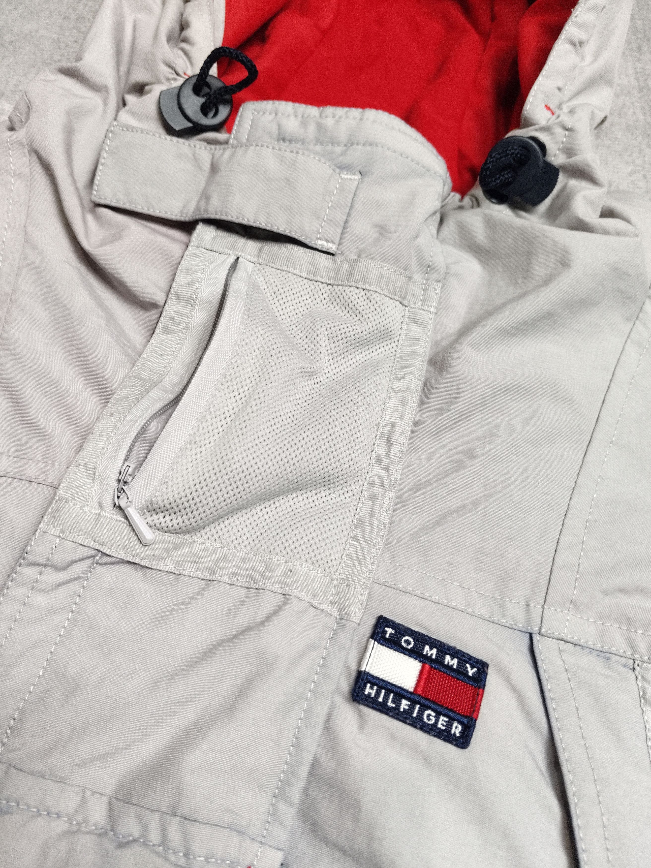 Tommy Hilfiger Vintage Tommy Hilfiger Multi pocket Jacket Size US XL / EU 56 / 4 - 11 Thumbnail