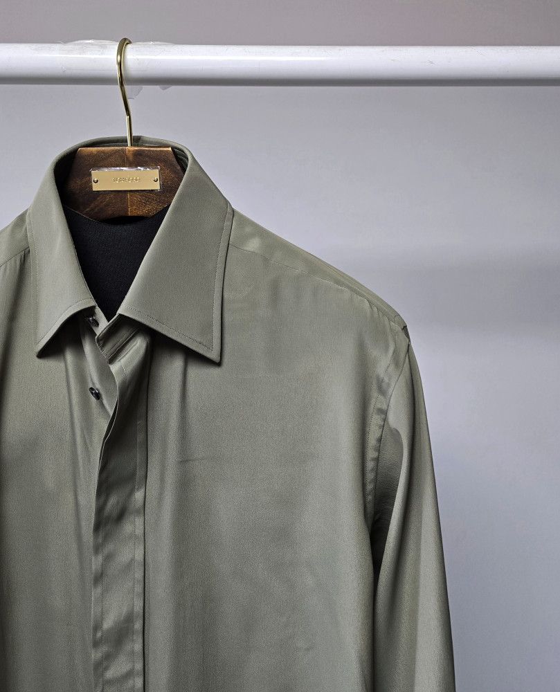 Tom Ford o1sm1stk0824 Classic Collar Fluid Fit Silk Blend Shirt Size US L / EU 52-54 / 3 - 2 Thumbnail