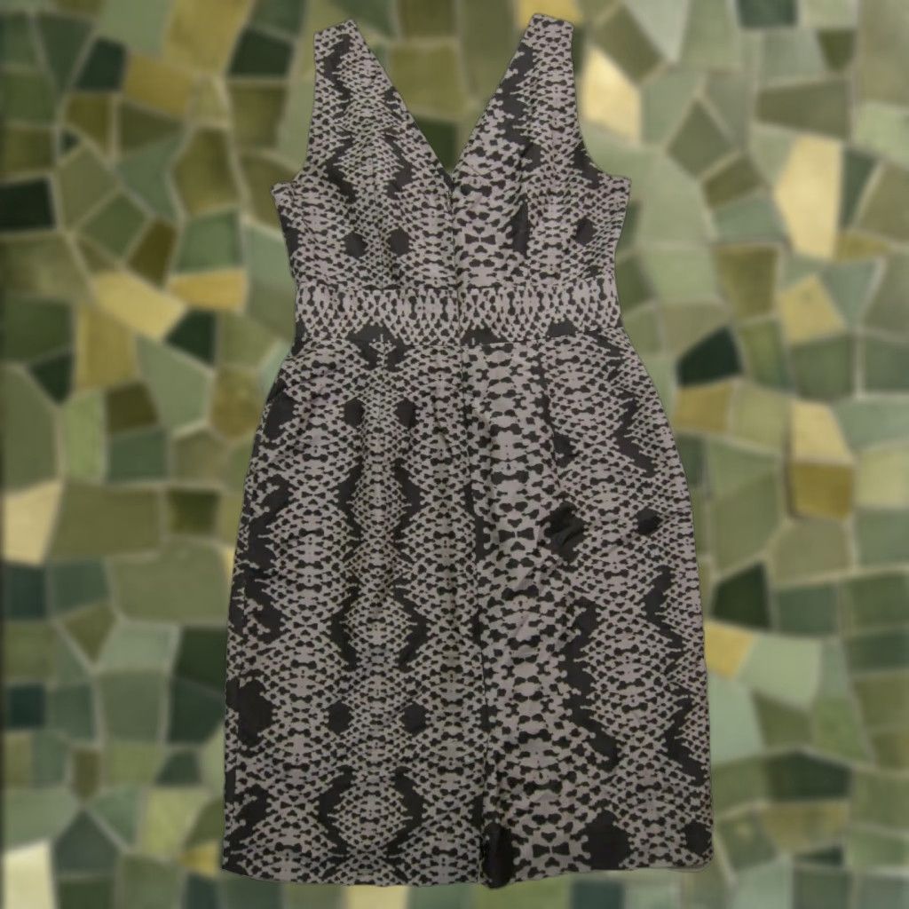 Banana Republic Banana Republic 100% Silk Grey Snake Print V-Neck Sleeveless Dress Women 6/M Size M / US 6-8 / IT 42-44 - 1 Thumbnail