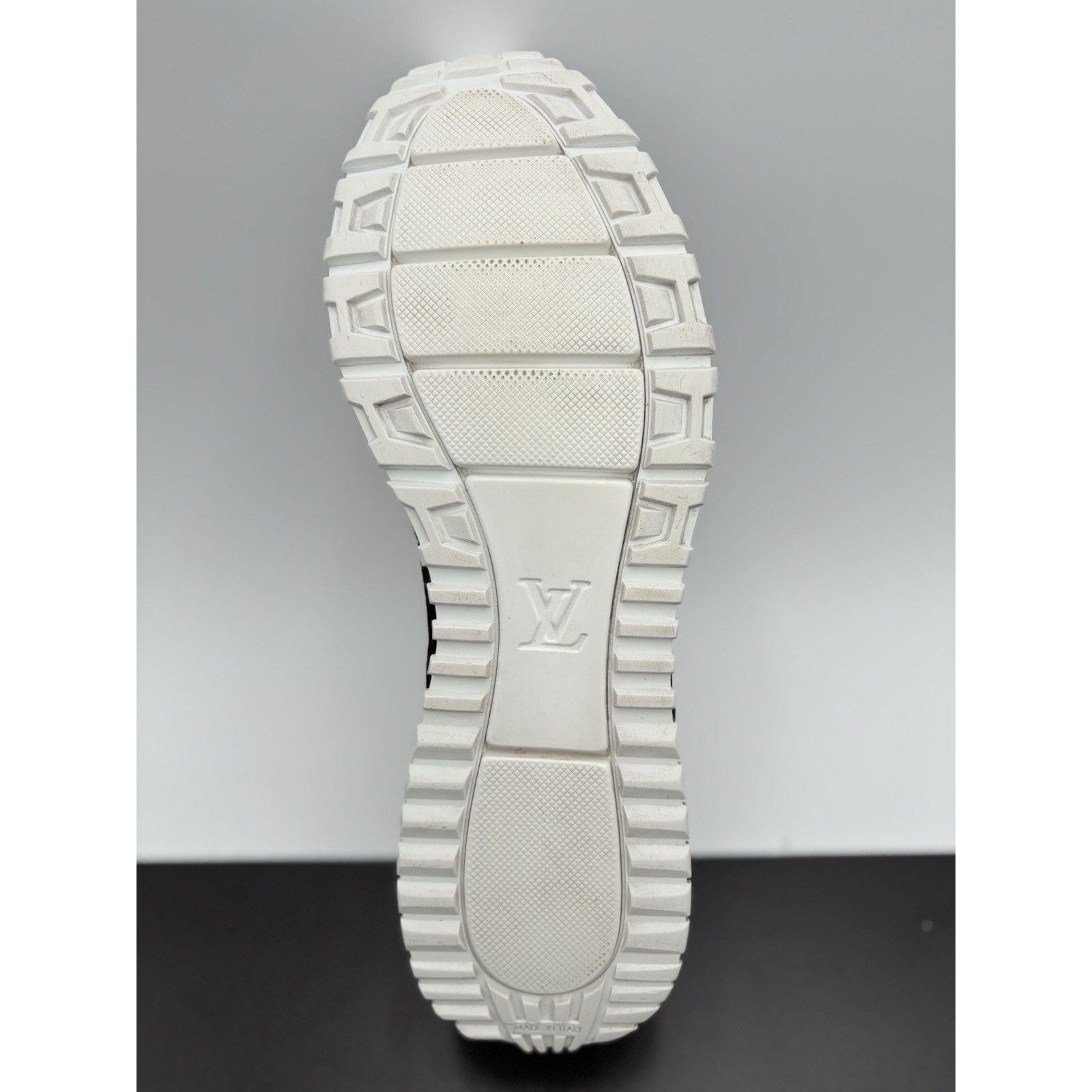 Louis Vuitton Louis Vuitton Run Away ' Black White ' | GOOD CONDITION Size US 11 / EU 44 - 13 Thumbnail