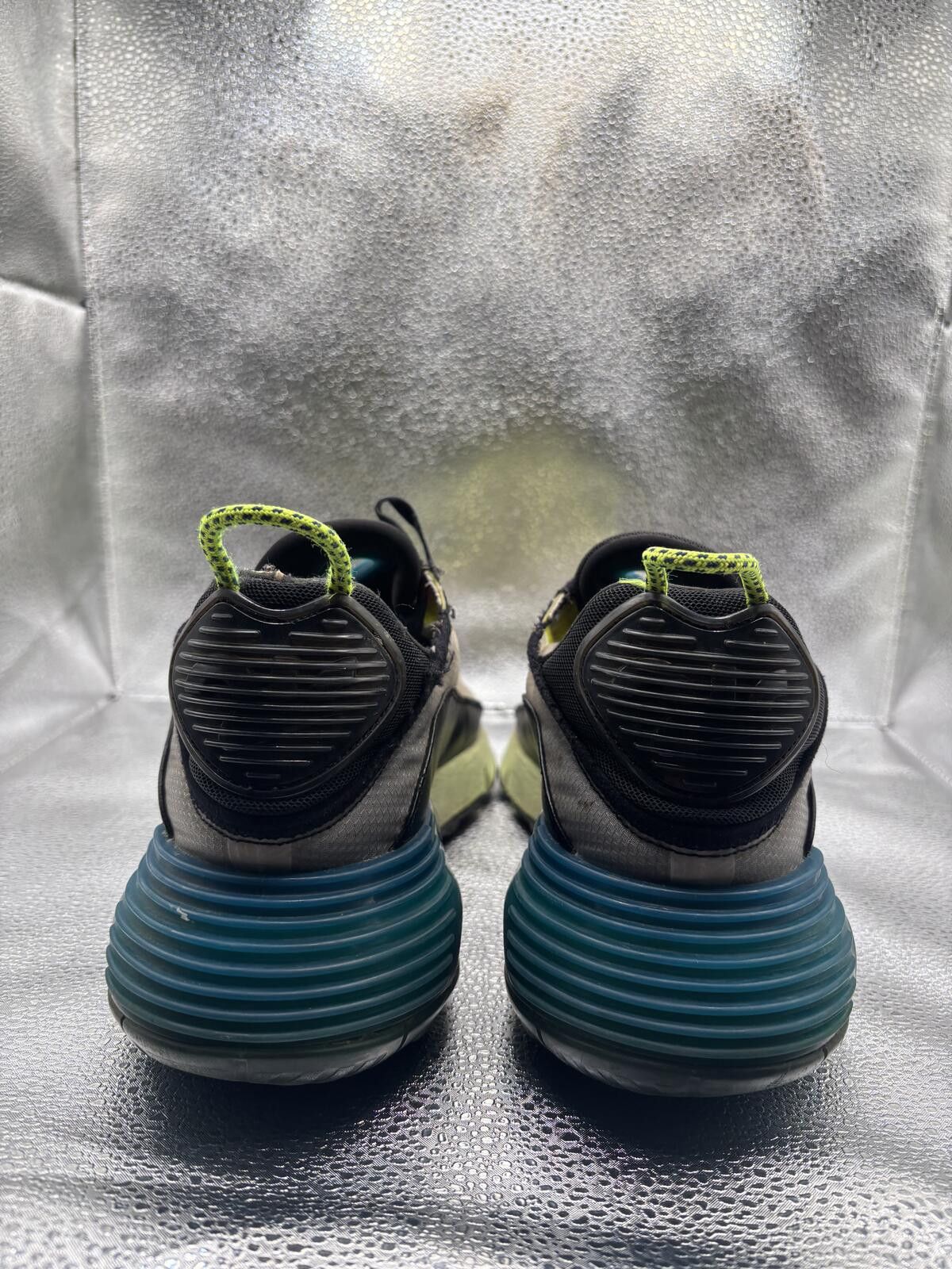 Nike Nike air max 2090 volt Size US 12 / EU 45 - 4 Thumbnail