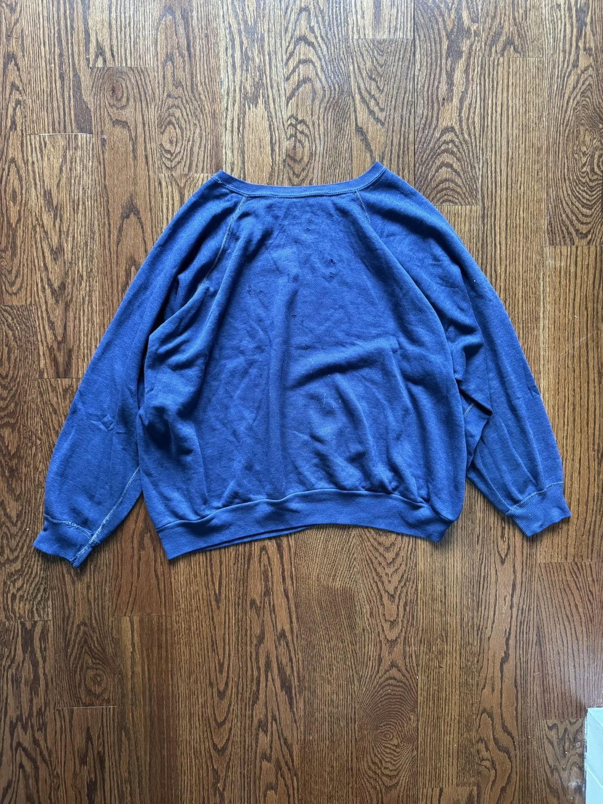 Vintage Vintage blue repaired raglan blue jumper Size US M / EU 48-50 / 2 - 3 Thumbnail