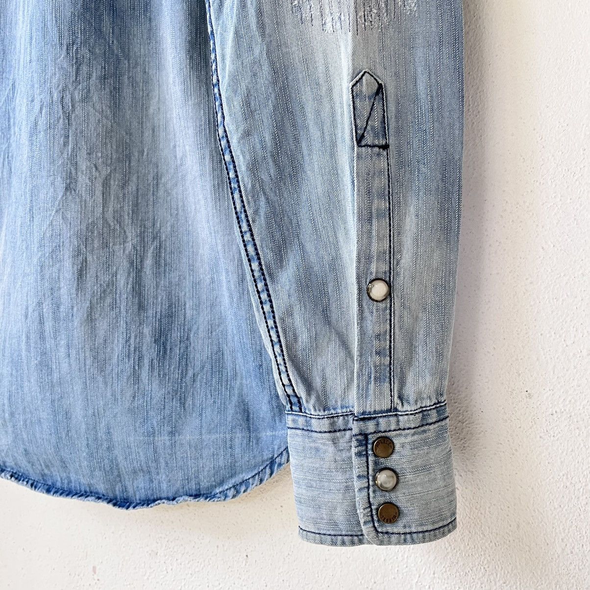 Diesel Diesel Distressed Western Denim Shirt Light Wash Size XS / US 0-2 / IT 36-38 - 11 Thumbnail