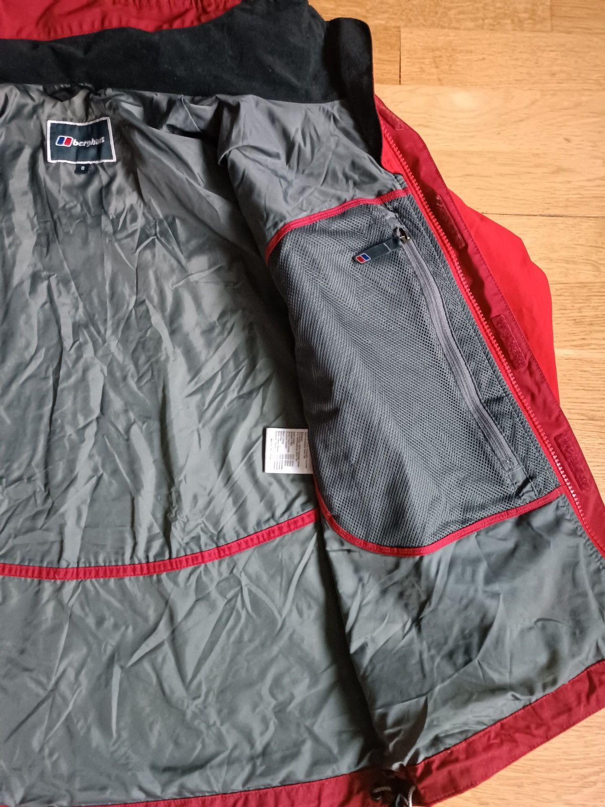 Berghaus Men’s jacket Berghaus gore-tex Size US S / EU 44-46 / 1 - 8 Thumbnail