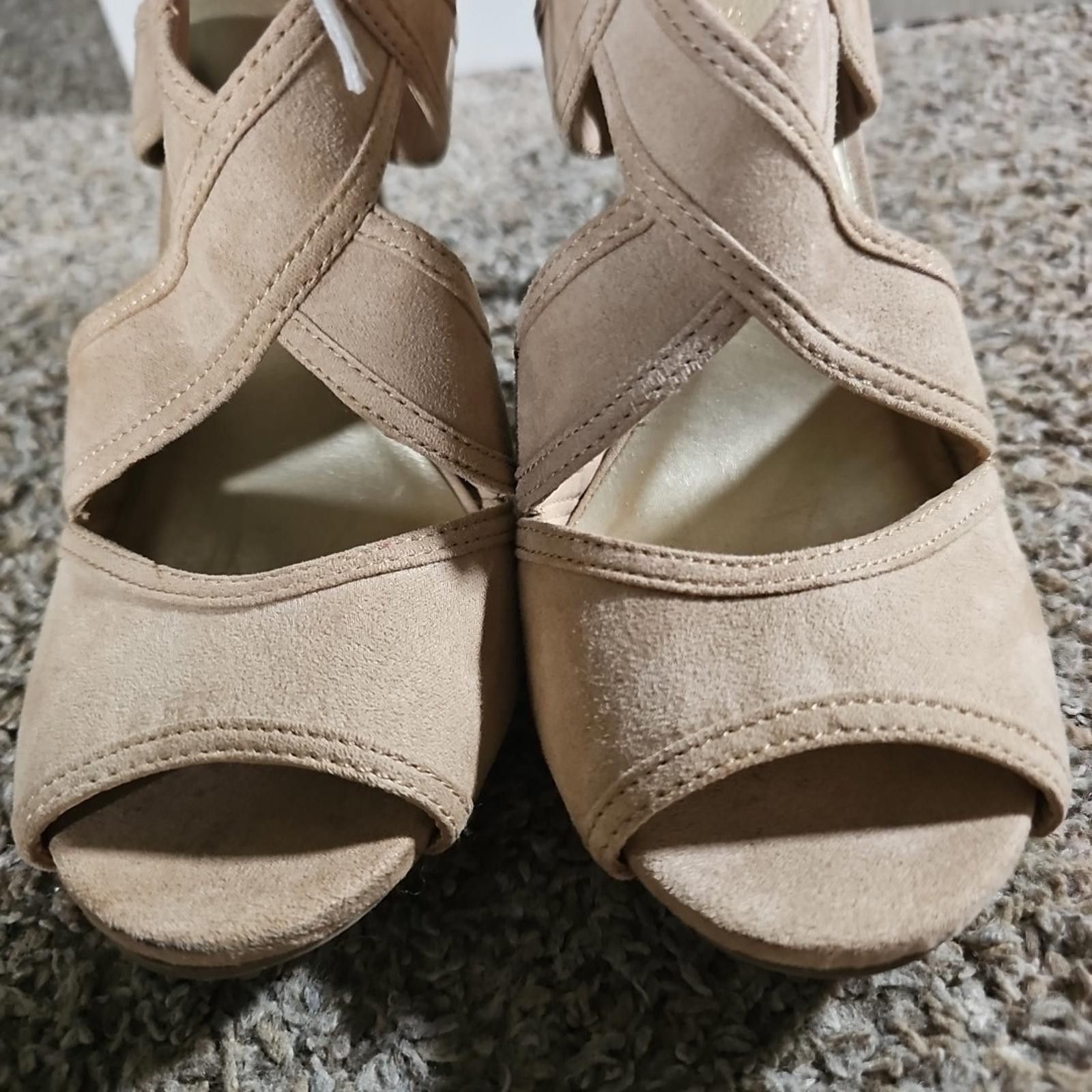 Christian Siriano Christian Siriano US8.5 UK 7 Heels 151992 Size US 8.5 / IT 38.5 - 4 Thumbnail