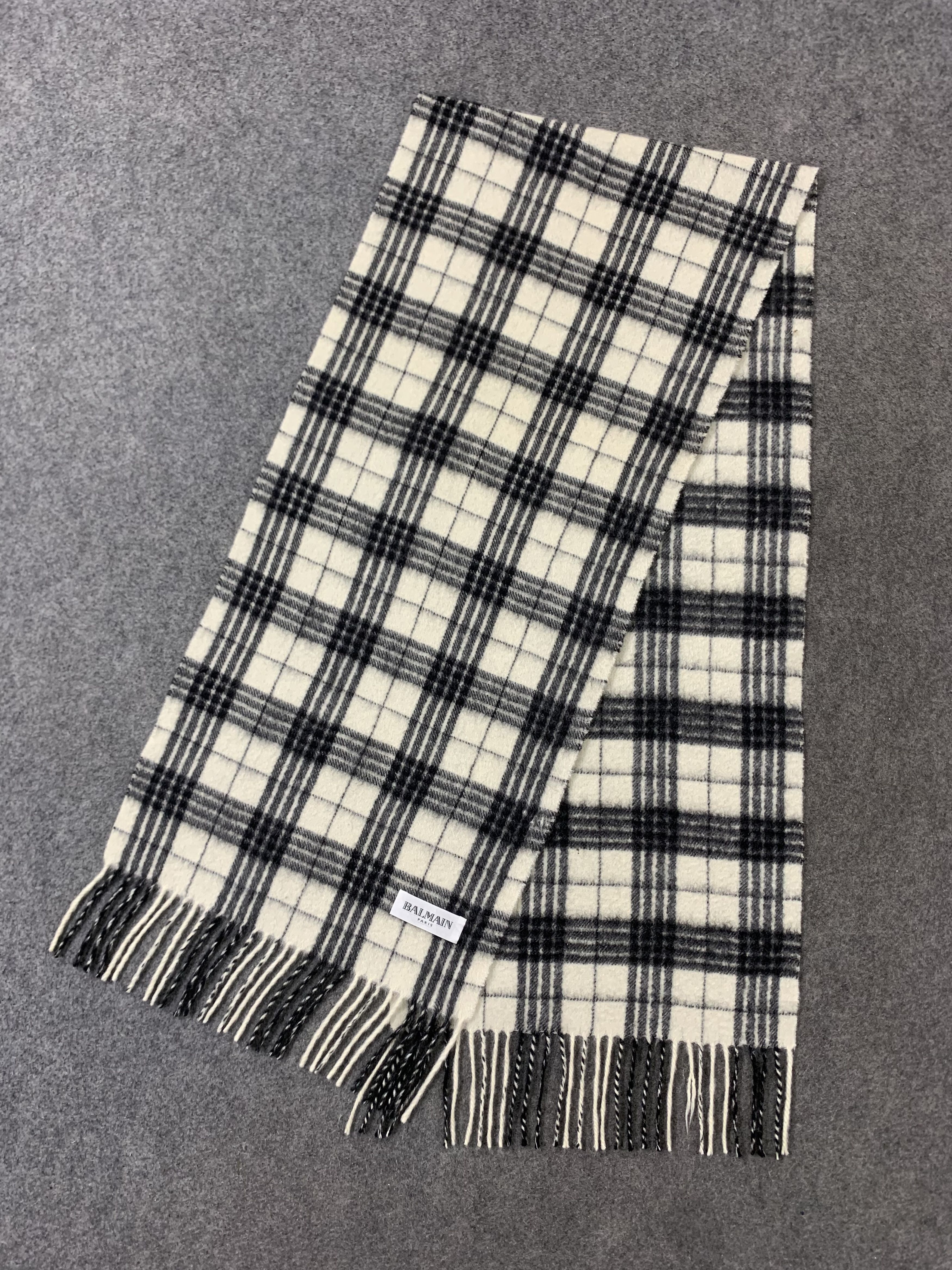 Balmain Balmain Scarf Wool Muffler Neck Wrap BL9310 Size ONE SIZE - 4 Thumbnail