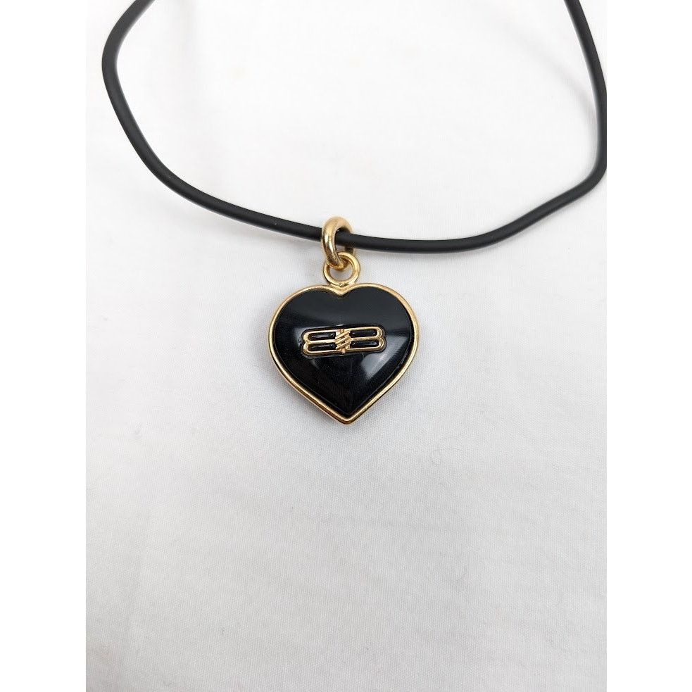 Balenciaga o1rshd1 Size: OS / BB Icon Heart Necklace in Black Size ONE SIZE - 3 Thumbnail