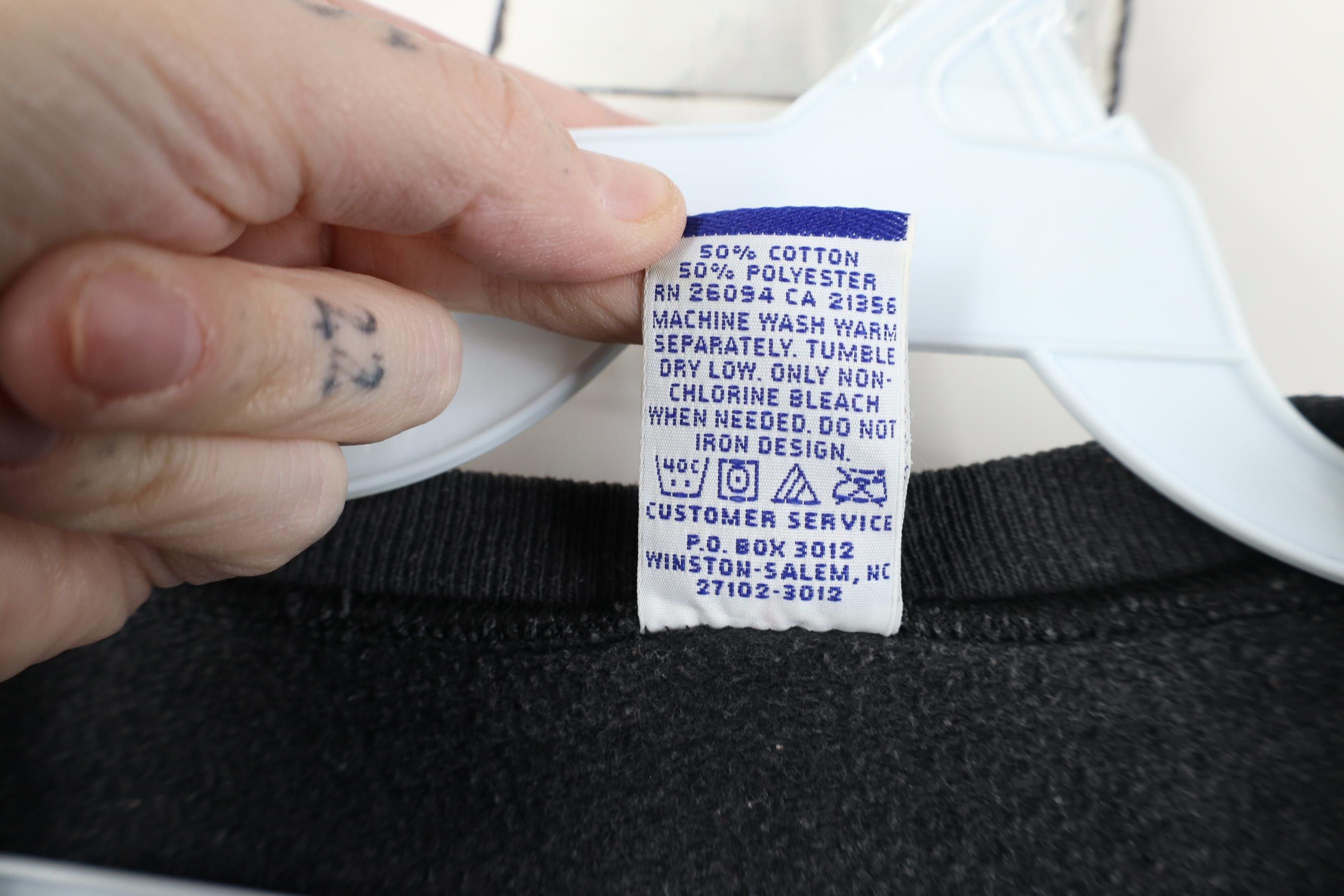Champion Vintage 90s Champion Spell Out Crewneck Sweatshirt Black Size US XXL / EU 58 / 5 - 11 Thumbnail