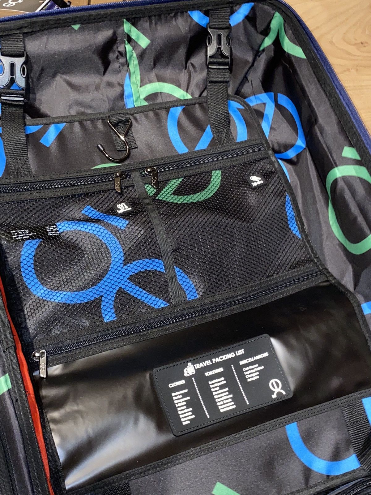 Keith Haring Keith Haring 4 Wheel Luggage Suitcase Size ONE SIZE - 6 Thumbnail