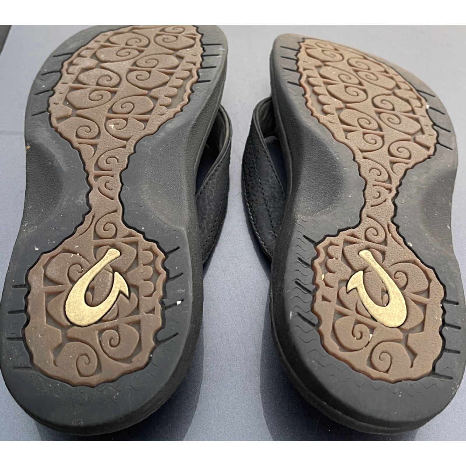 Olukai OluKai Sandals Women's 8 Men's 6.5 Black Flip Flop Leather Sandal Womens Mens 8 6.5 Black Flop? Size US 8 / IT 38 - 4 Thumbnail