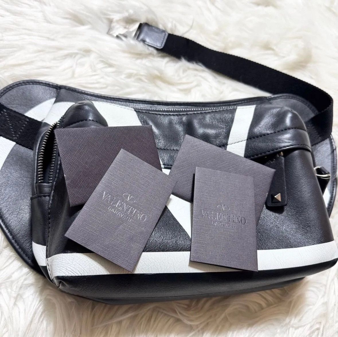 Valentino Valentino Studded Zip Giant V Logo Leather Sling Body Bag Size ONE SIZE - 18 Thumbnail