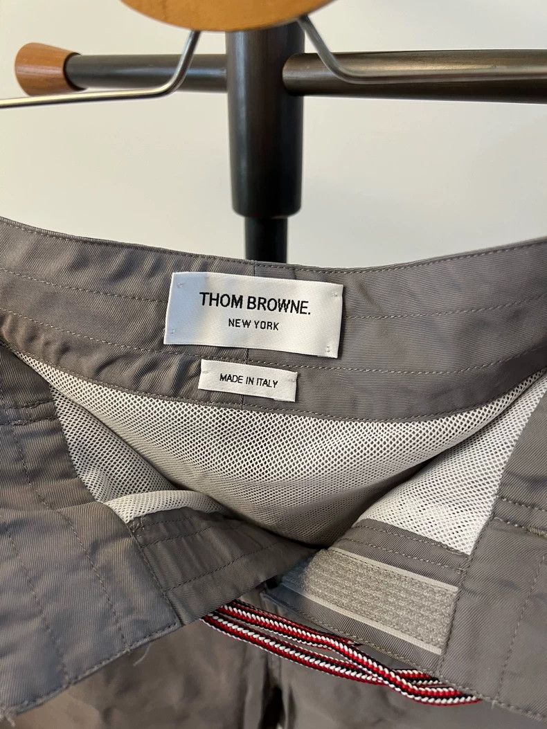 Thom Browne Thom Browne size3 Gray nylon striped shorts Size US 27 - 4 Thumbnail