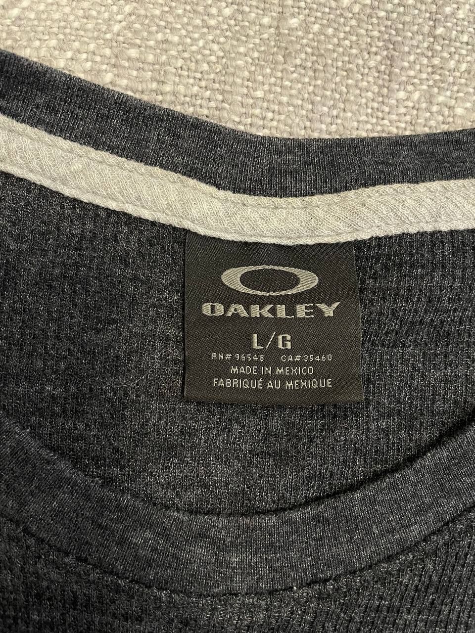 Oakley Oakley Y2K Vintage Waffle Sweatshirt Size L Size US L / EU 52-54 / 3 - 7 Thumbnail