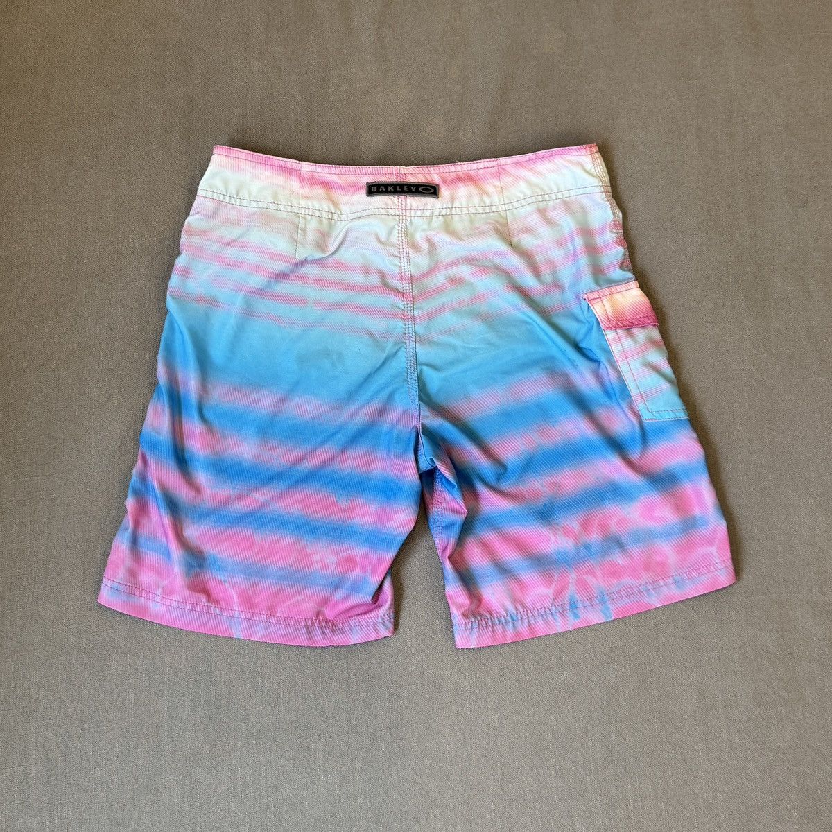 Oakley RARE 2000’s OAKLEY SWIM SHORTS Size US 30 / EU 46 - 2 Thumbnail