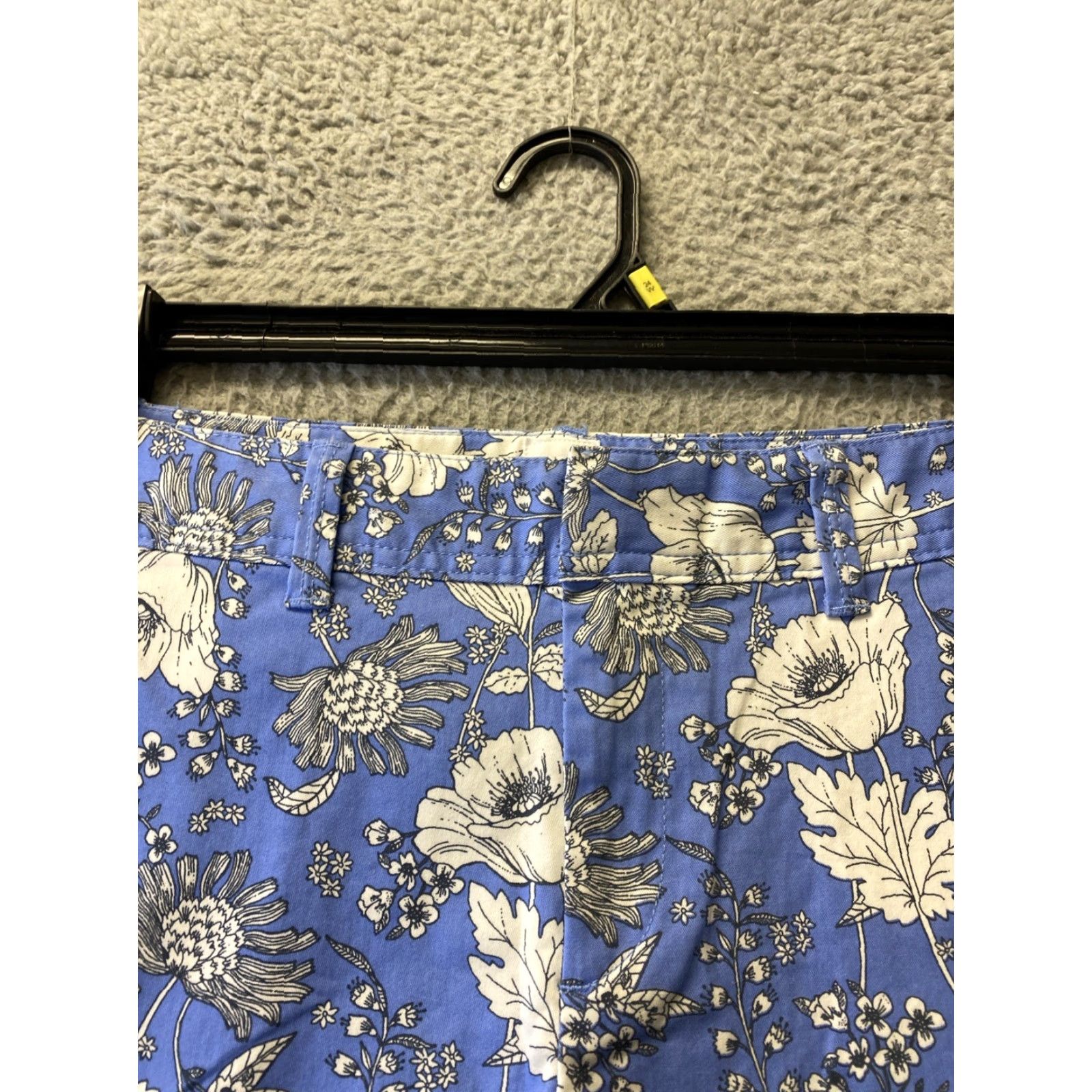 Gap Gap Womens Shorts 4 Blue Floral Summer Short Chino Pockets Button 87-96 Size 32" / US 10 / IT 46 - 2 Thumbnail