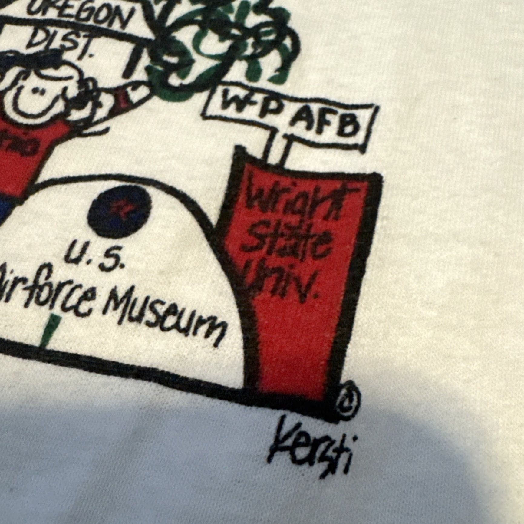 Hanes VINTAGE Hanes T-Shirt Cartoon Dayton Ohio City Art Drawing Midwest White L Men Large Shirt Mens Size US L / EU 52-54 / 3 - 4 Thumbnail