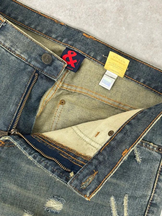 Dolce & Gabbana 2000s Dolce & Gabbana Faded Blue Denim Distressed Jeans Size US 32 / EU 48 - 10 Thumbnail